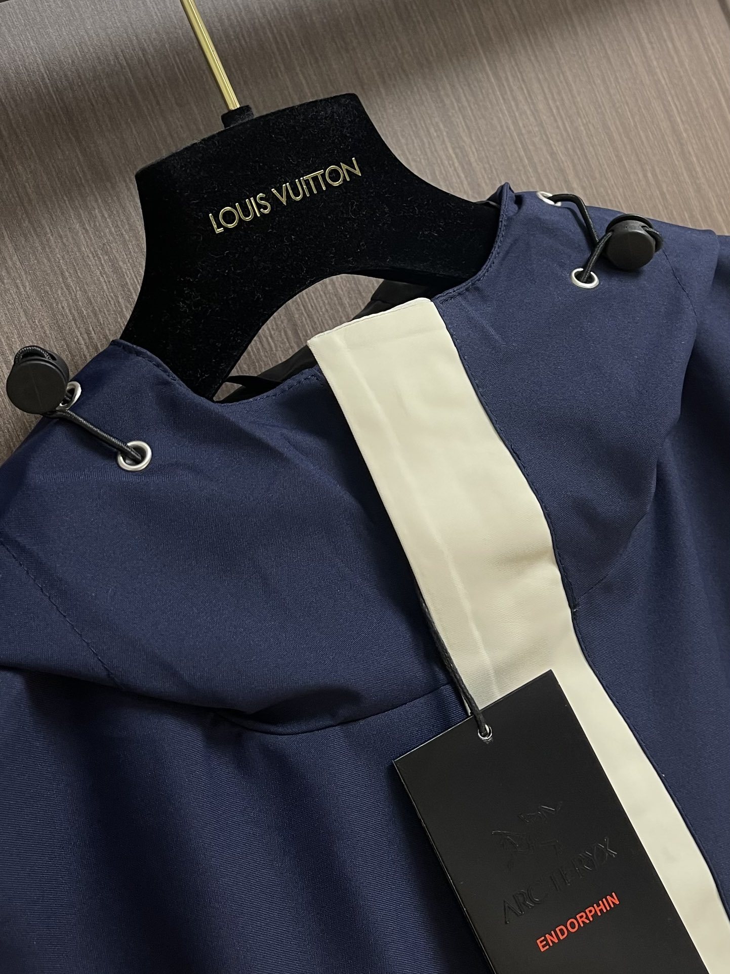 arcteryx 始祖鸟 2025ss早秋新款拼接连帽外套，户外必入款，日常休闲户外运动跑步，注重行动上