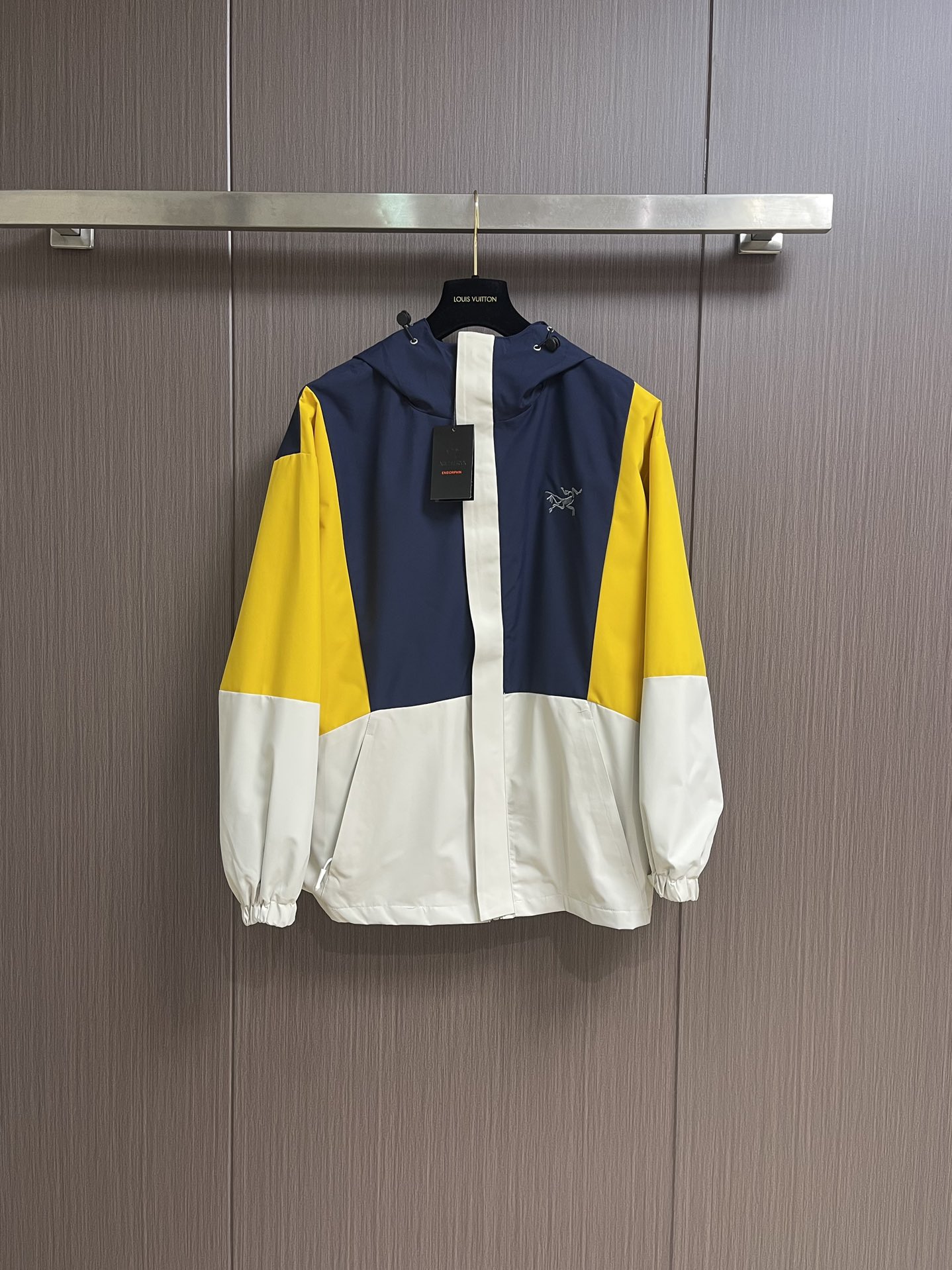 arcteryx 始祖鸟 2025ss早秋新款拼接连帽外套，户外必入款，日常休闲户外运动跑步，注重行动上