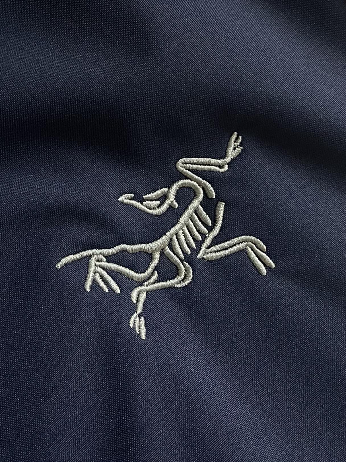 arcteryx 始祖鸟 2025ss早秋新款拼接连帽外套，户外必入款，日常休闲户外运动跑步，注重行动上