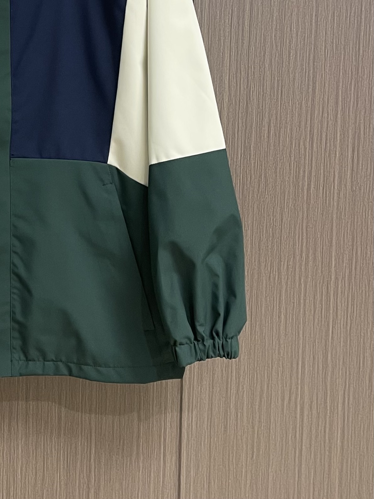 arcteryx 始祖鸟 2025ss早秋新款拼接连帽外套，户外必入款，日常休闲户外运动跑步，注重行动上