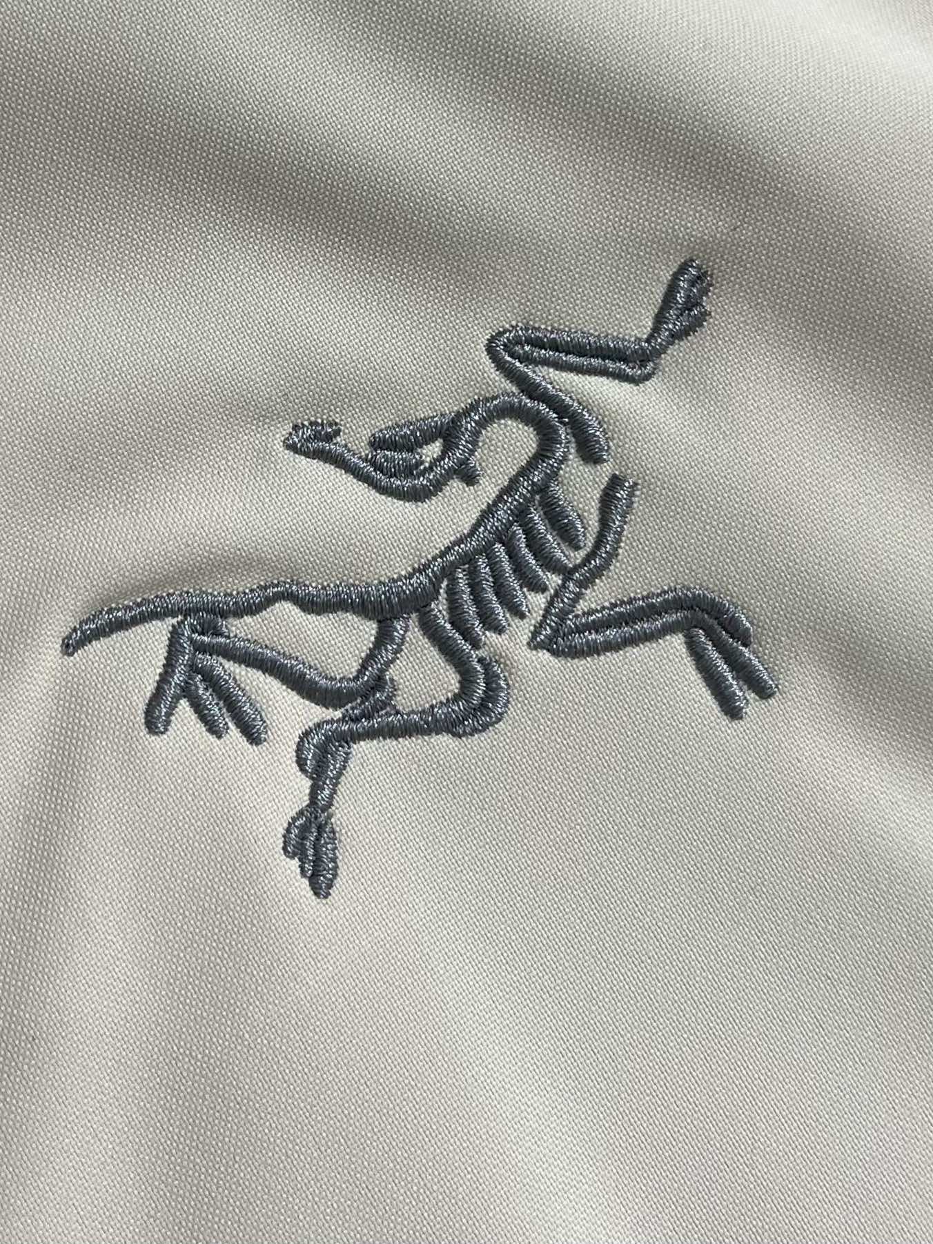 arcteryx 始祖鸟 2025ss早秋新款拼接连帽外套，户外必入款，日常休闲户外运动跑步，注重行动上