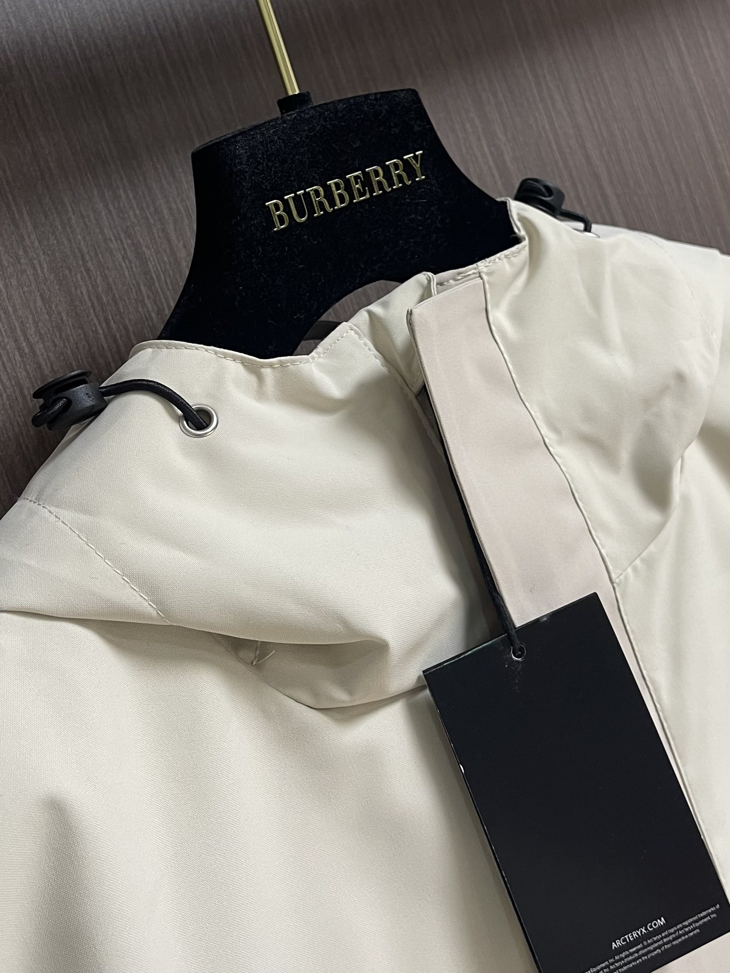 arcteryx 始祖鸟 2025ss早秋新款拼接连帽外套，户外必入款，日常休闲户外运动跑步，注重行动上