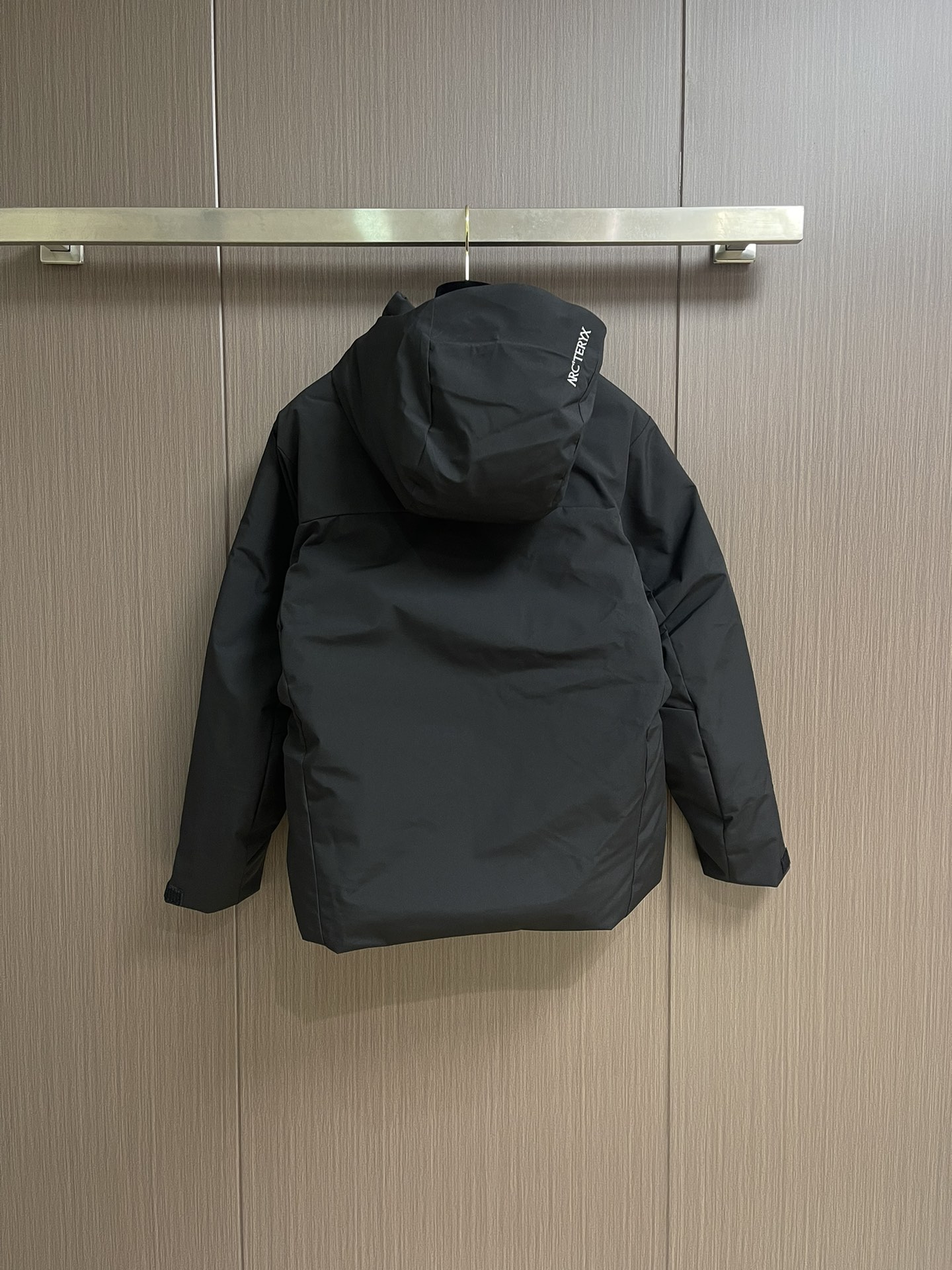 Arcteryx 始祖鸟硬壳连帽防风羽绒服连帽外套，采用定制五金辅料，立体刺绣logo，最新科技面料，防