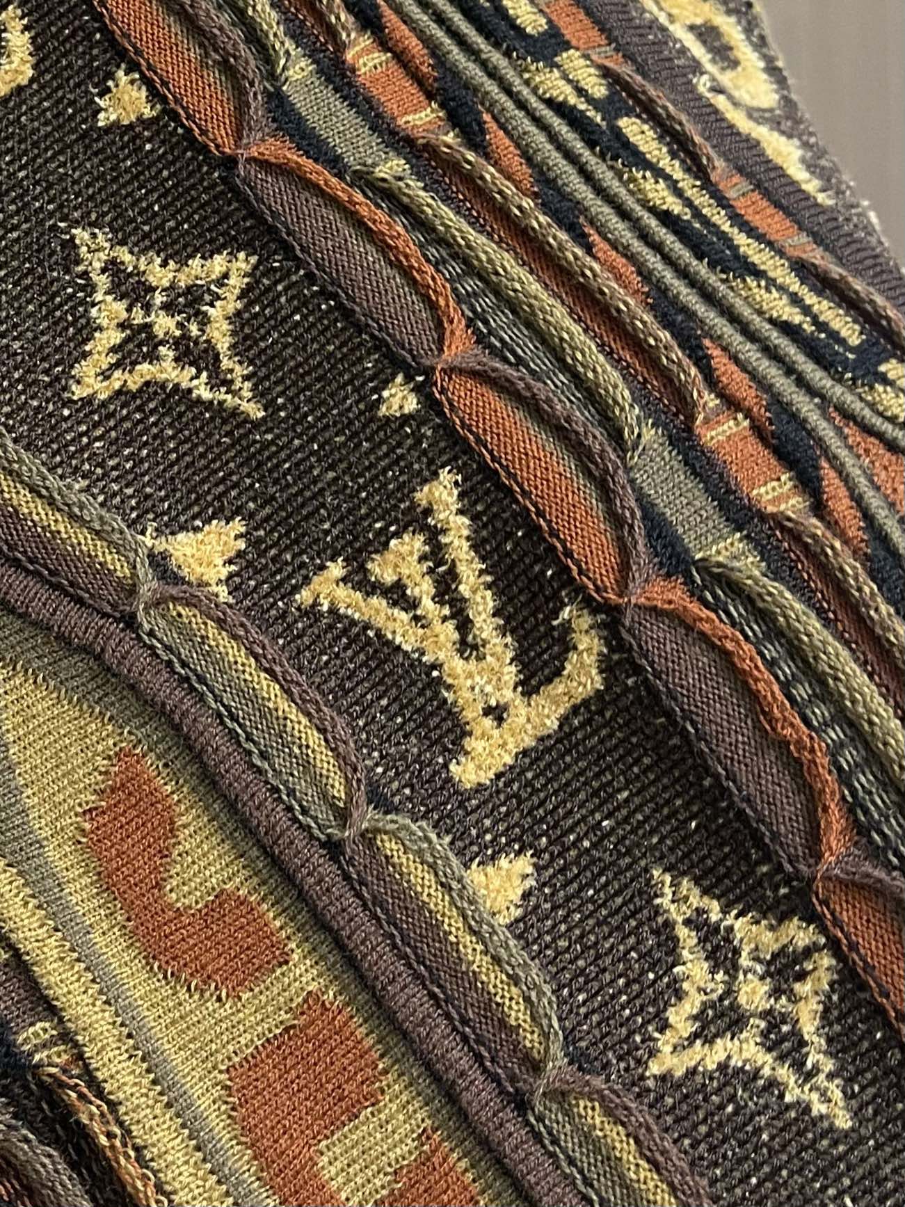 LV 2025FW 联名Nigo系列Monogram花奔提花Polo领针织短袖，重工定位立体撞色嵌花工艺