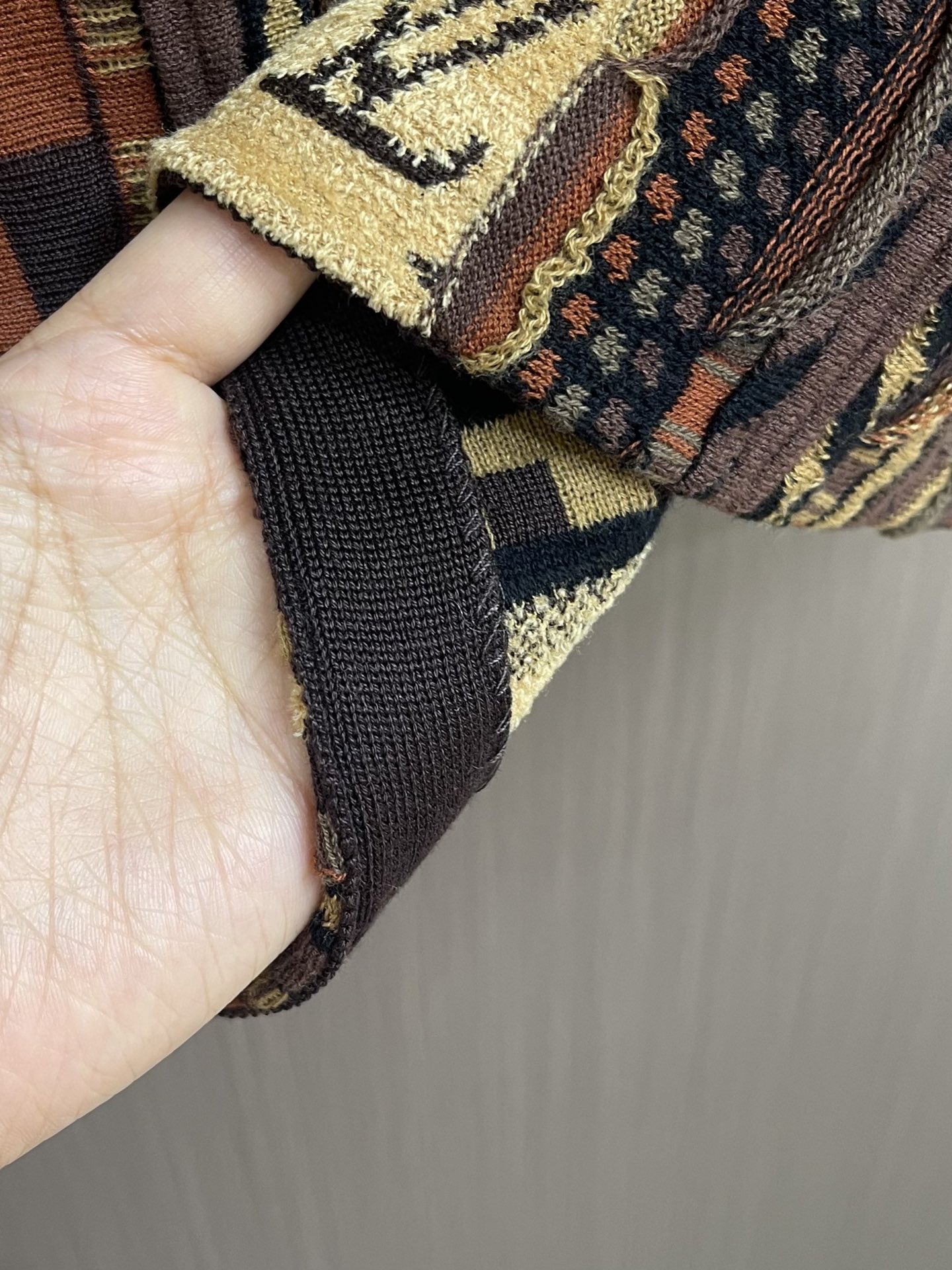 LV 2025FW 联名Nigo系列Monogram花奔提花Polo领针织短袖，重工定位立体撞色嵌花工艺