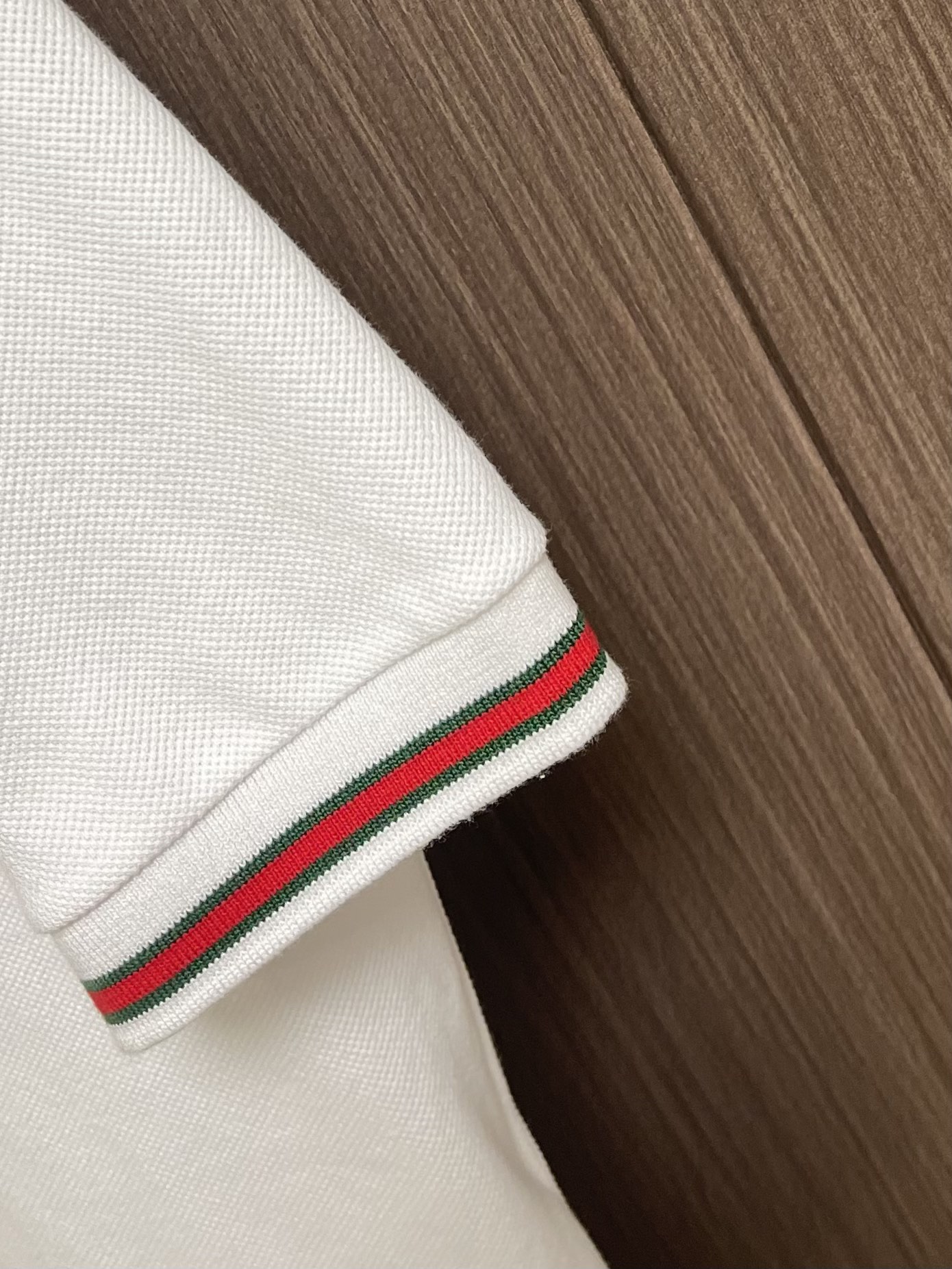 GUCCI 2025Ss新款珠地棉短袖POLO衫 定制三角珠层雅致珠地棉 质感十足 舒适贴肤 深蓝雅韵 