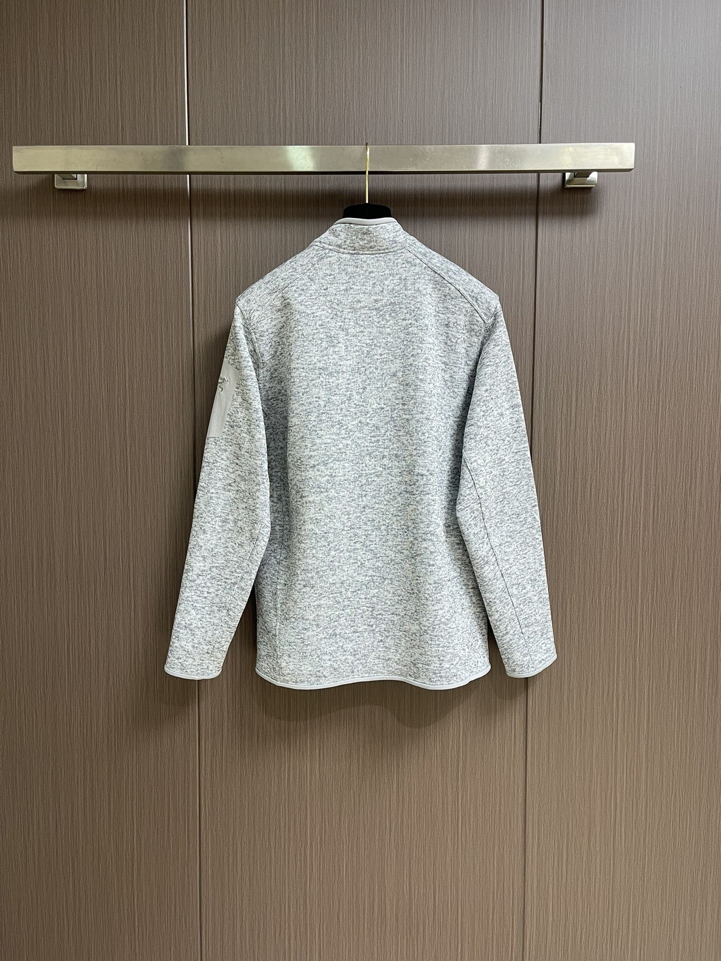 ARCTERYX 始祖鸟 Covert薄款抓绒立领外套，科技机能拉链春秋季重磅系类。Aenex科技面料，