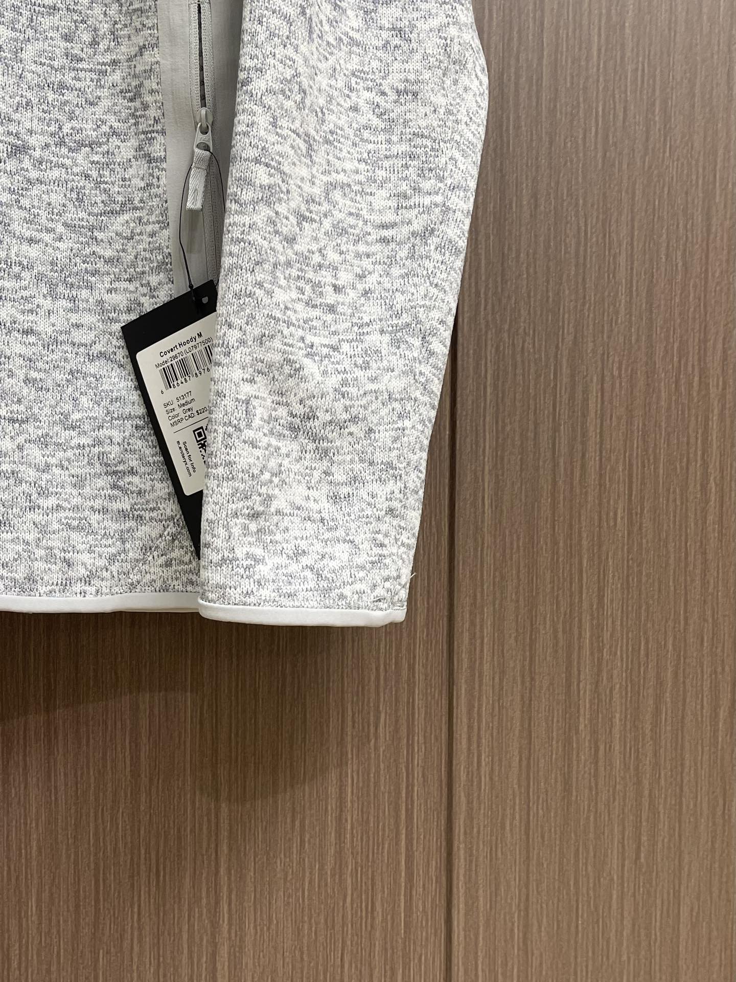 ARCTERYX 始祖鸟 Covert薄款抓绒立领外套，科技机能拉链春秋季重磅系类。Aenex科技面料，