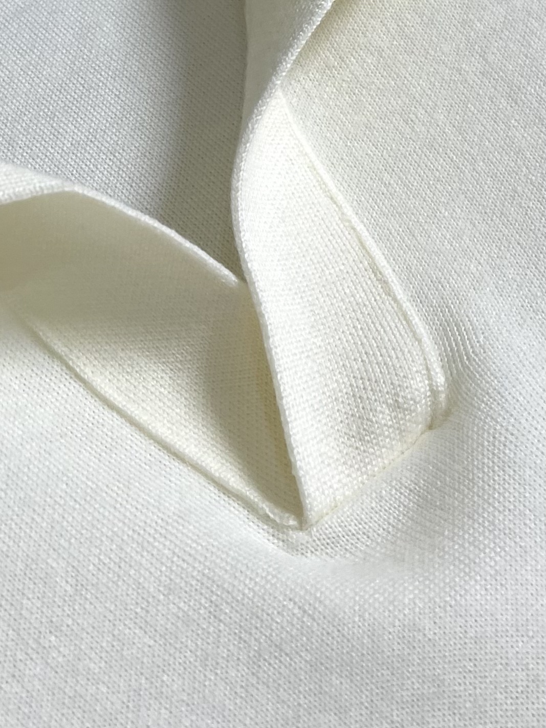 lP🆕 Loro Piana 海鸥领长袖针织Polo，此款面料采用百分百进口羊毛，独家定染经过复杂的加工