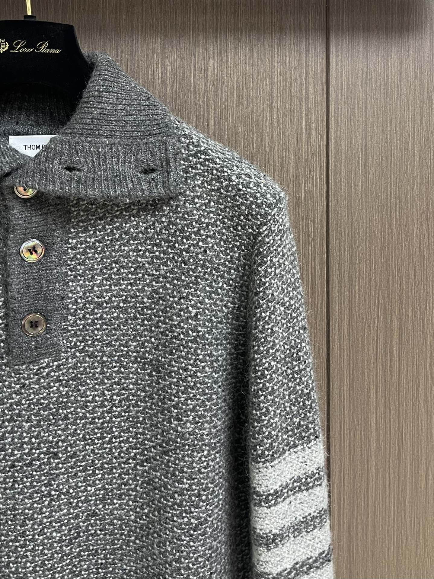 ThomBrowne汤姆布朗 TB 粗针彩纱羊毛POLO领针织毛衣，德国斯托尔进口机织357针型高织高密