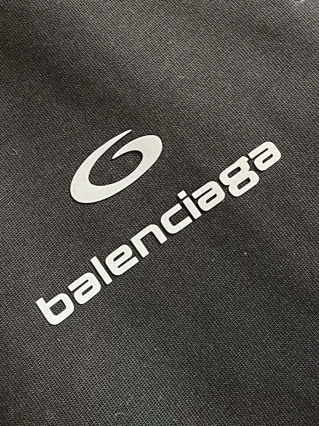 BALENCIAGA 复古短袖T恤，定织面料工艺洗水处理 高克重300克面料 质感十足 布面干净 柔软舒