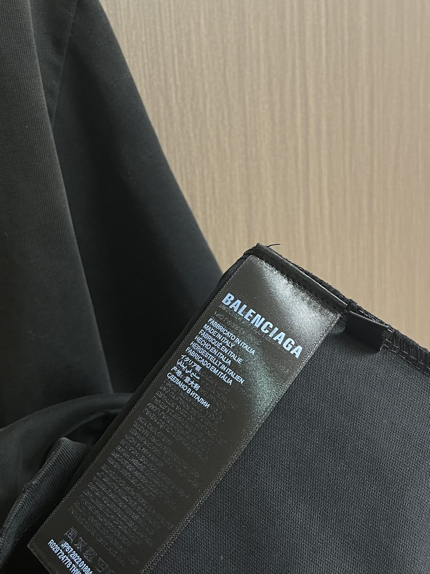 BALENCIAGA 复古胶带印花BB标识短袖T恤，定织面料工艺洗水处理 高克重300克面料 质感十足 