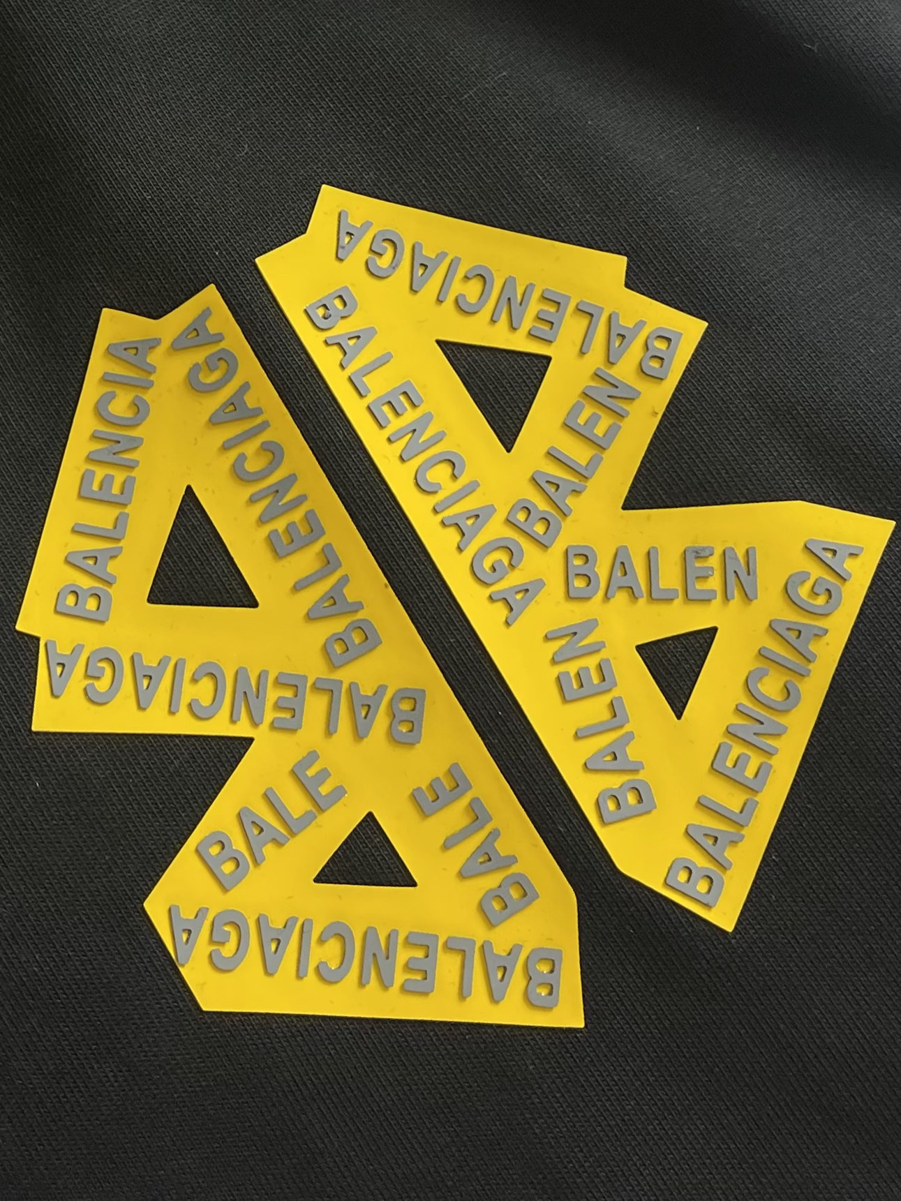 BALENCIAGA 复古胶带印花BB标识短袖T恤，定织面料工艺洗水处理 高克重300克面料 质感十足 