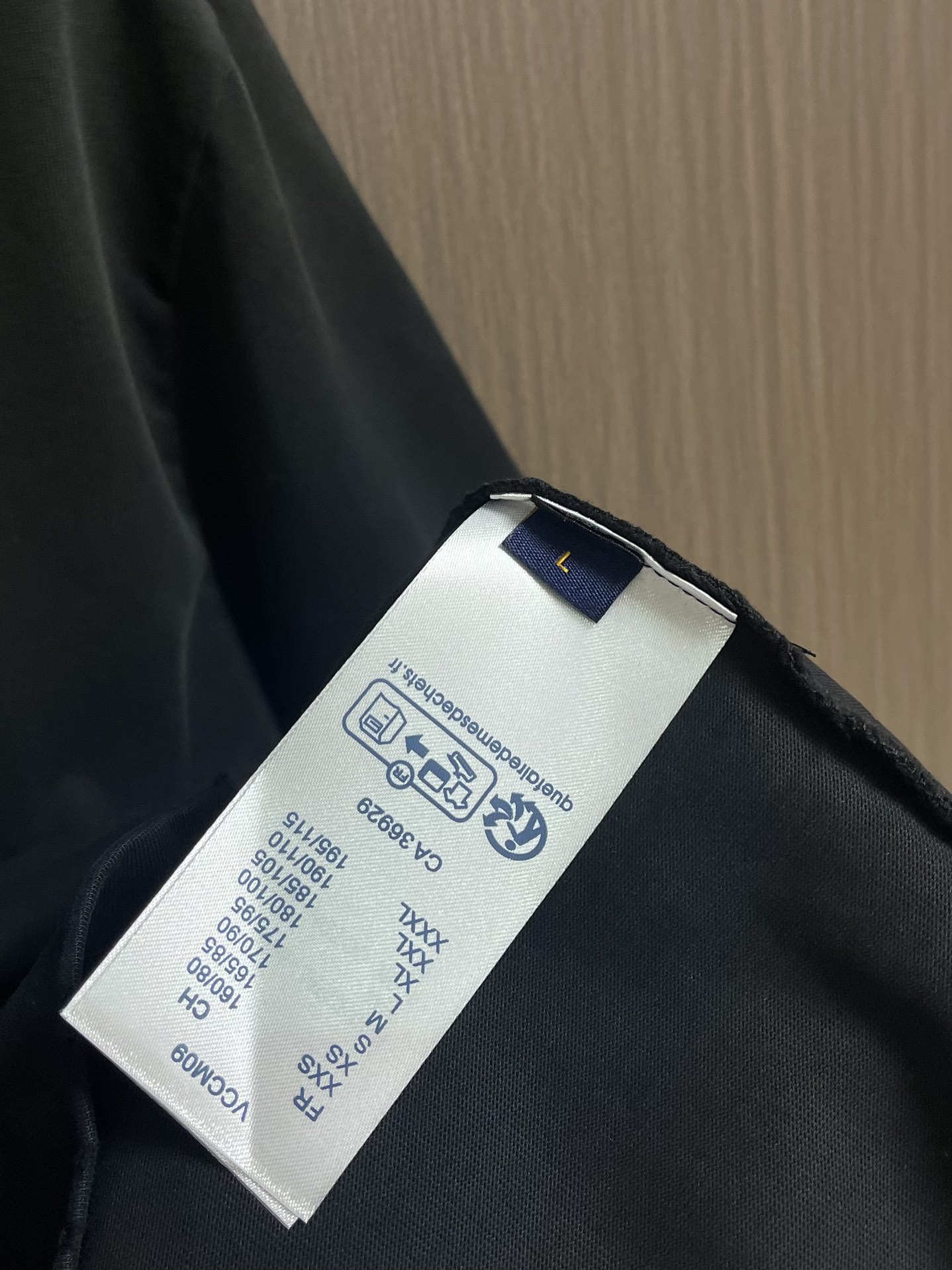 LV 2025ss夏季新款做旧圆领T恤，定制YB雪花全棉材质 透气舒适 质感十足，短袖T恤裁剪 凸显品牌