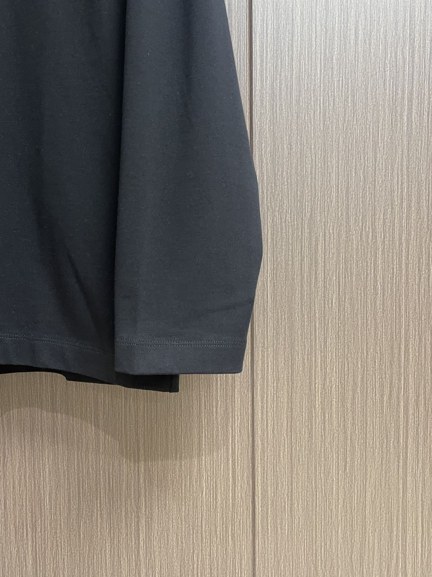 YSL 圣罗兰2025ss印花长袖t恤 定制260g全棉双纱紧密爽滑面料，布面干净，布纹清晰，手感非常细