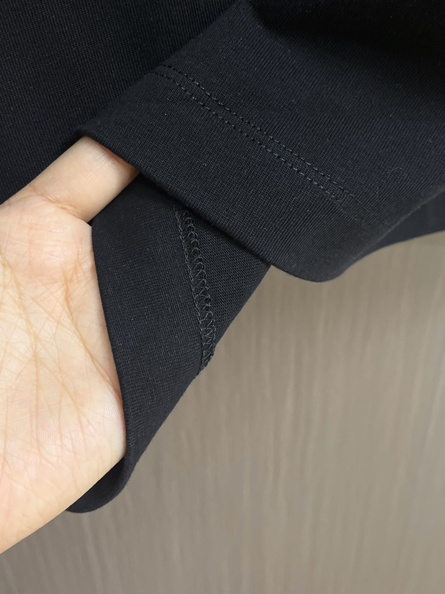 YSL 圣罗兰2025ss印花长袖t恤 定制260g全棉双纱紧密爽滑面料，布面干净，布纹清晰，手感非常细