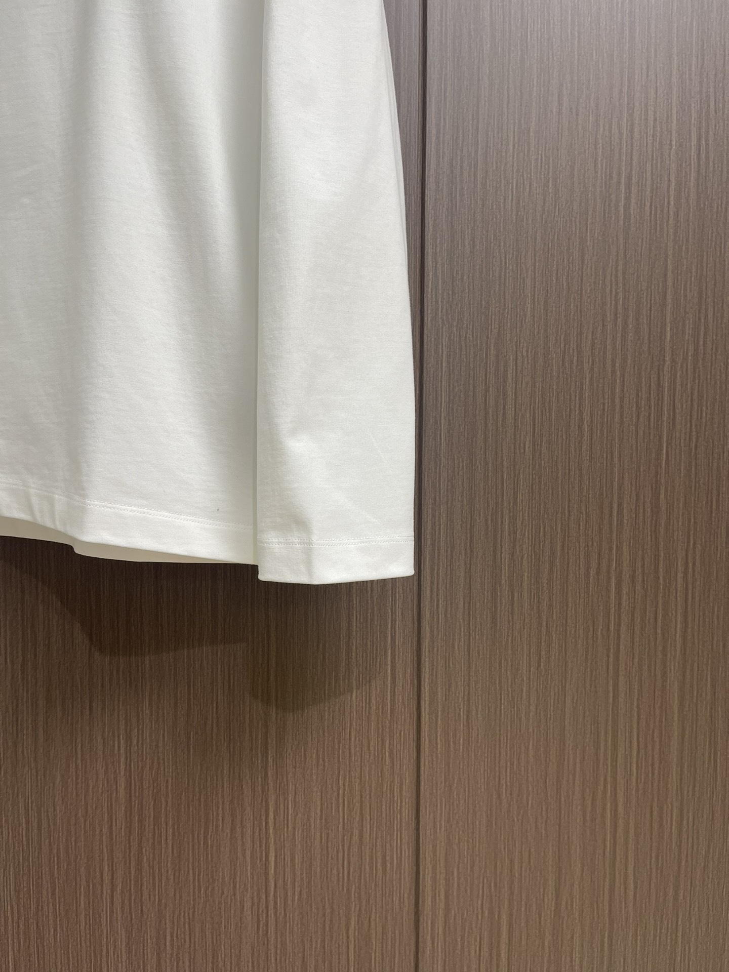 YSL 圣罗兰2025ss印花长袖t恤 定制260g全棉双纱紧密爽滑面料，布面干净，布纹清晰，手感非常细