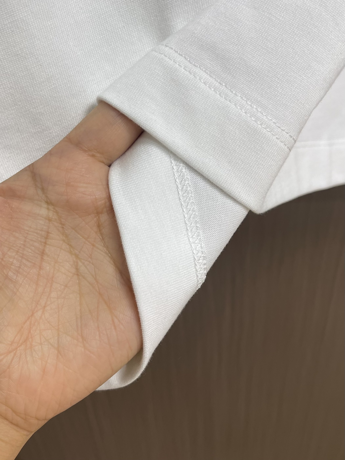 YSL 圣罗兰2025ss印花长袖t恤 定制260g全棉双纱紧密爽滑面料，布面干净，布纹清晰，手感非常细