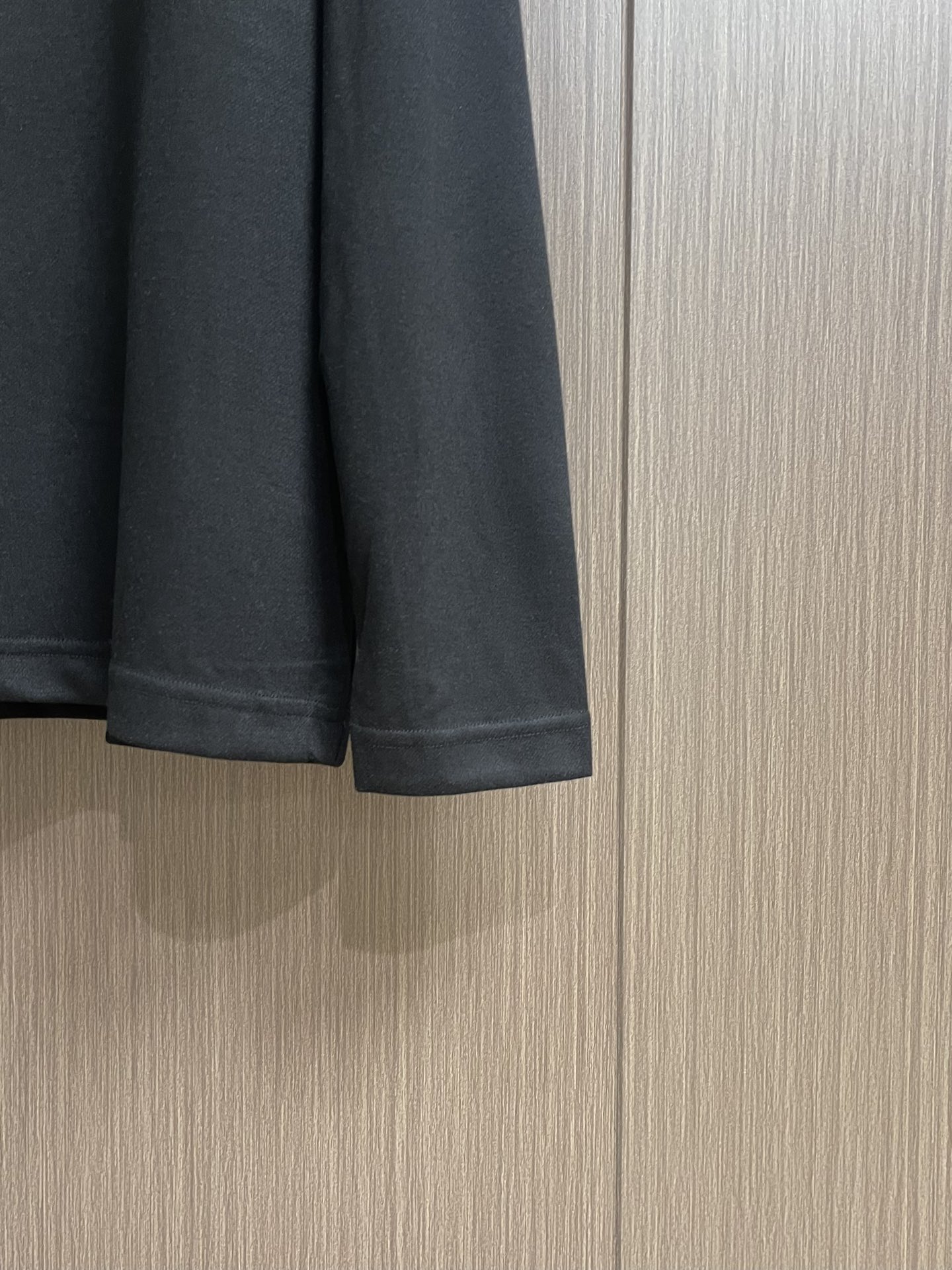 Zegna 2025fw秋冬新品圆领长袖T恤，时尚休闲打底衫，进口优质澳绒打造，给您羊绒般的呵护、非常贴