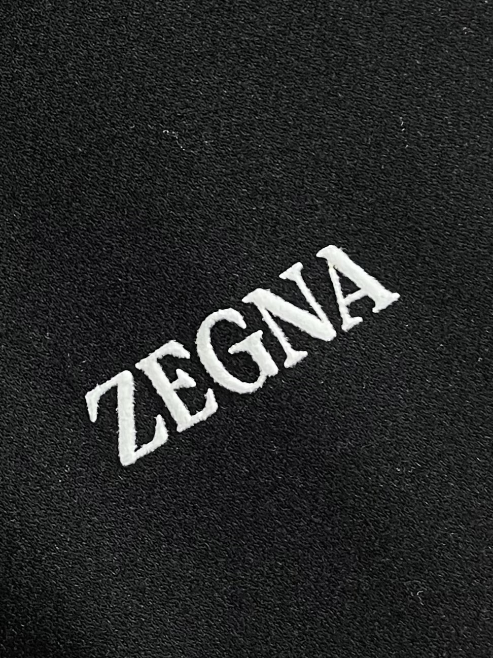 Zegna 2025fw秋冬新品圆领长袖T恤，时尚休闲打底衫，进口优质澳绒打造，给您羊绒般的呵护、非常贴