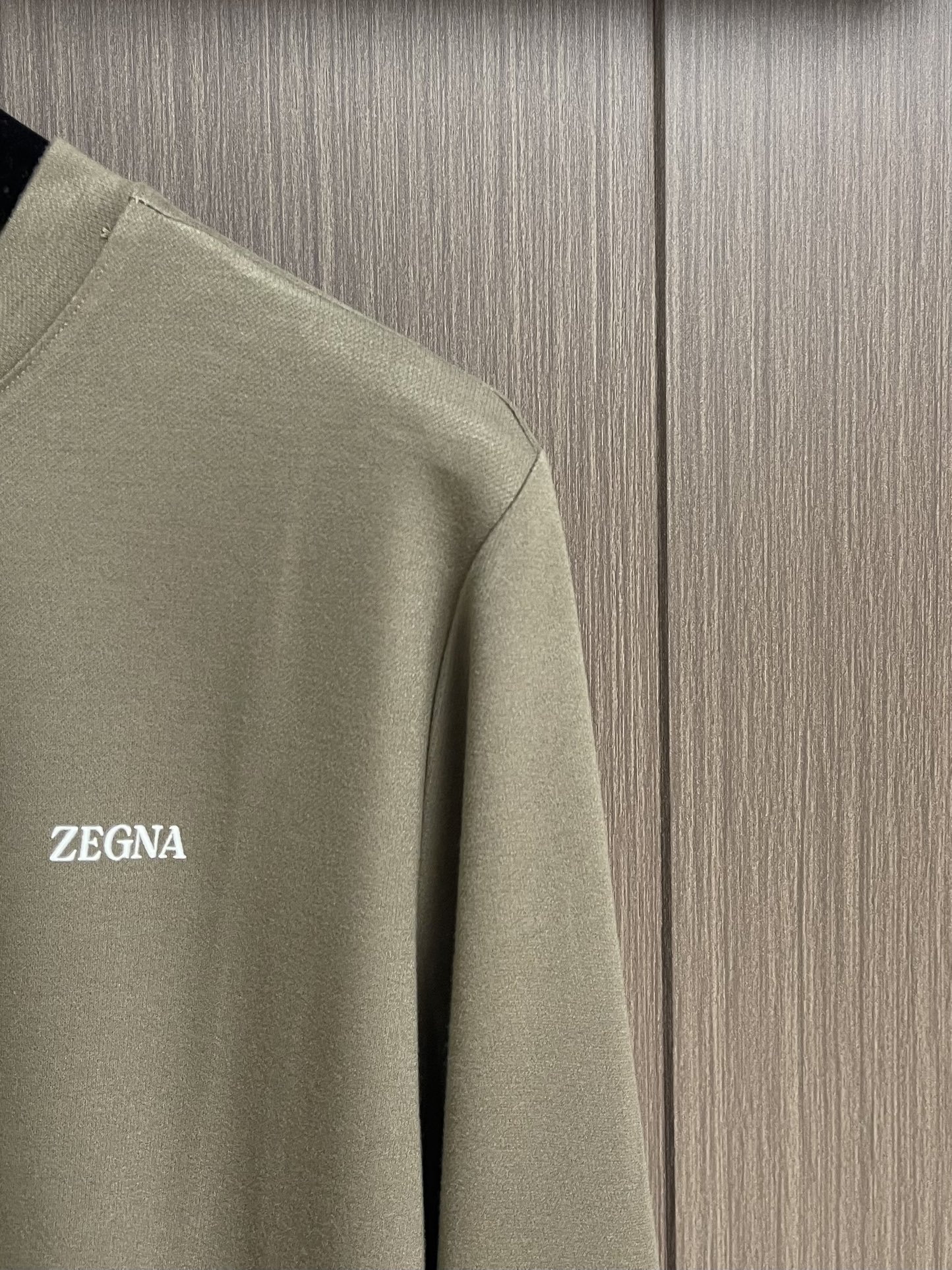 Zegna 2025fw秋冬新品圆领长袖T恤，时尚休闲打底衫，进口优质澳绒打造，给您羊绒般的呵护、非常贴