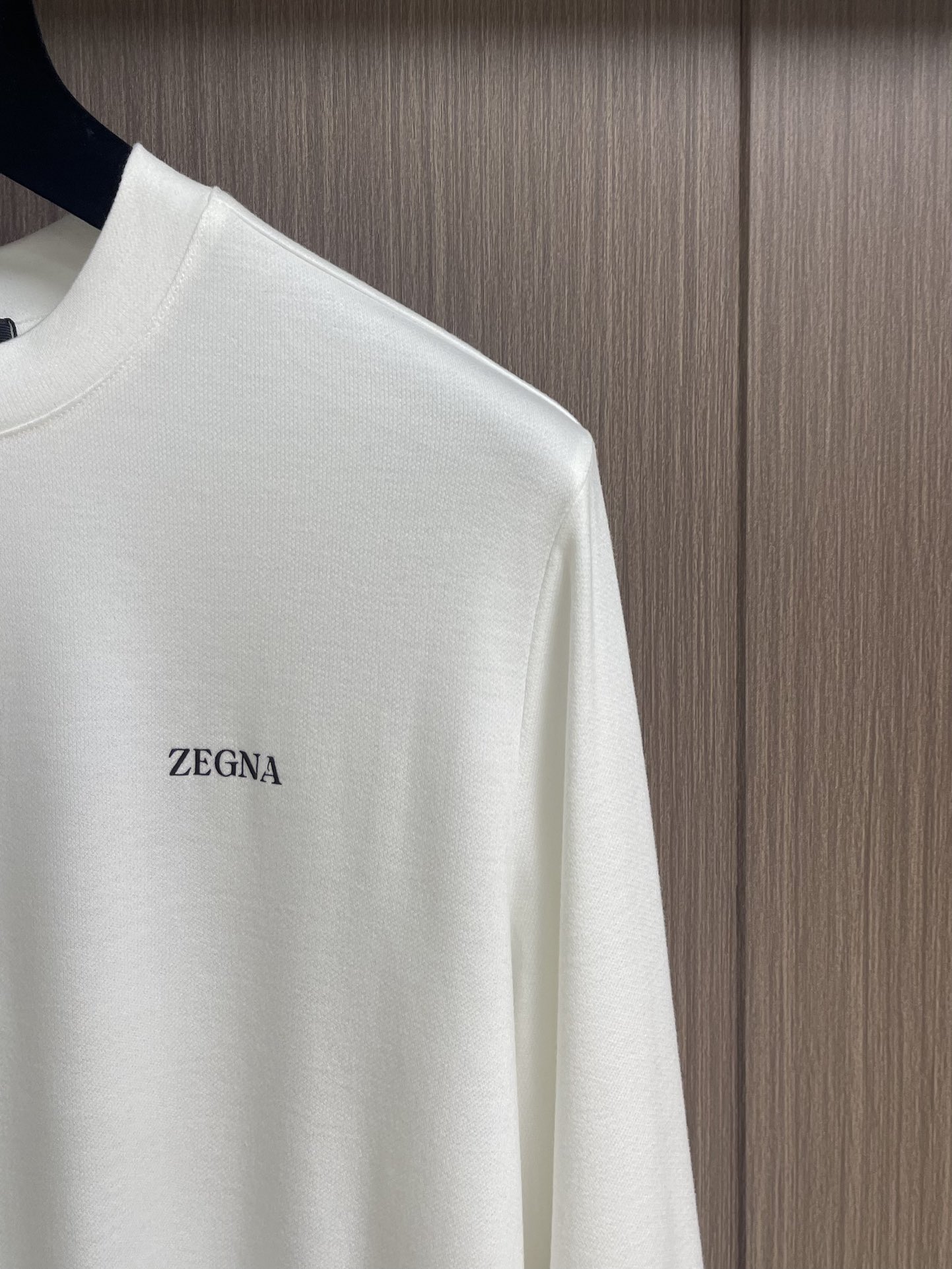 Zegna 2025fw秋冬新品圆领长袖T恤，时尚休闲打底衫，进口优质澳绒打造，给您羊绒般的呵护、非常贴