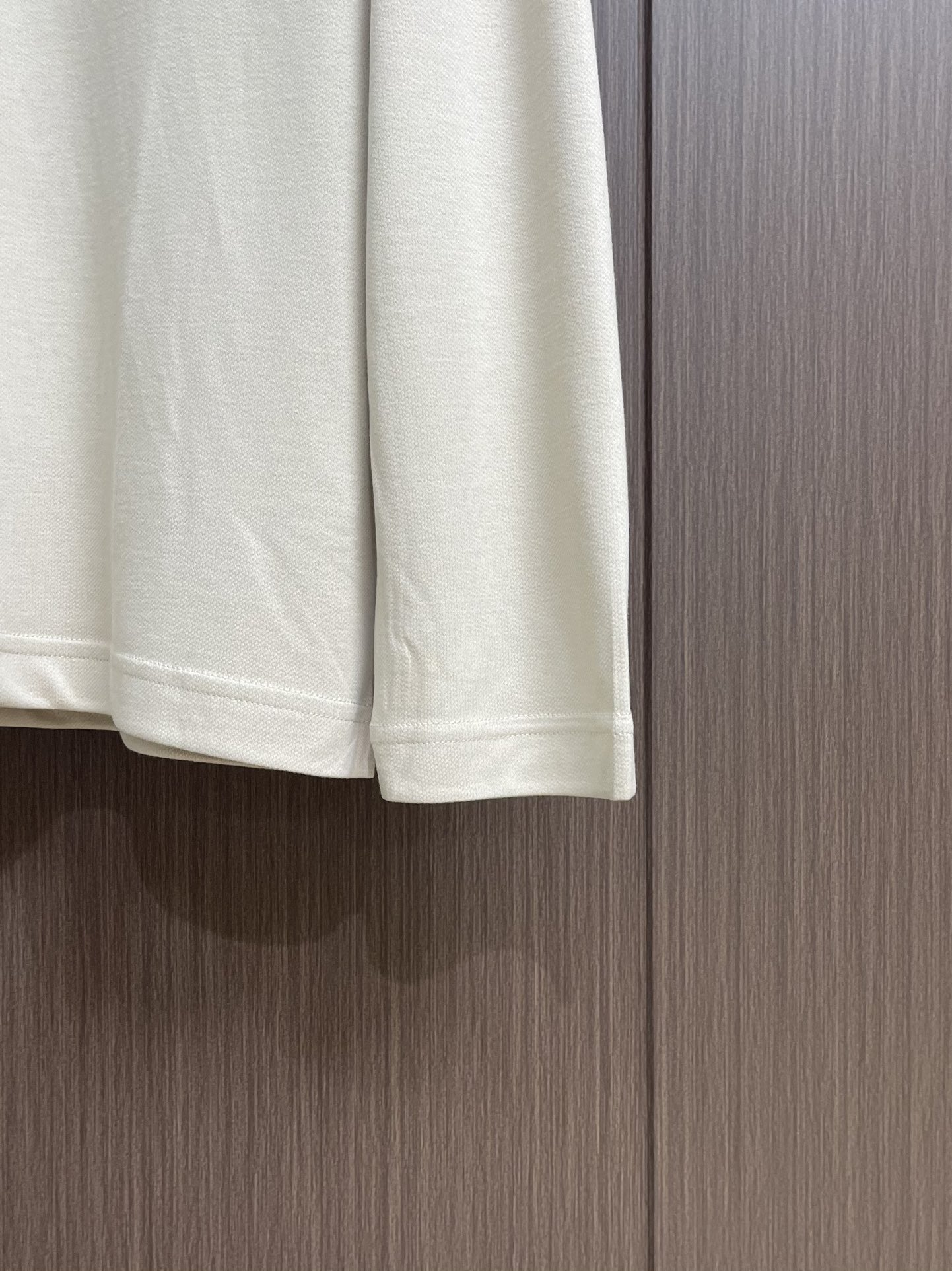 Zegna 2025fw秋冬新品圆领长袖T恤，时尚休闲打底衫，进口优质澳绒打造，给您羊绒般的呵护、非常贴