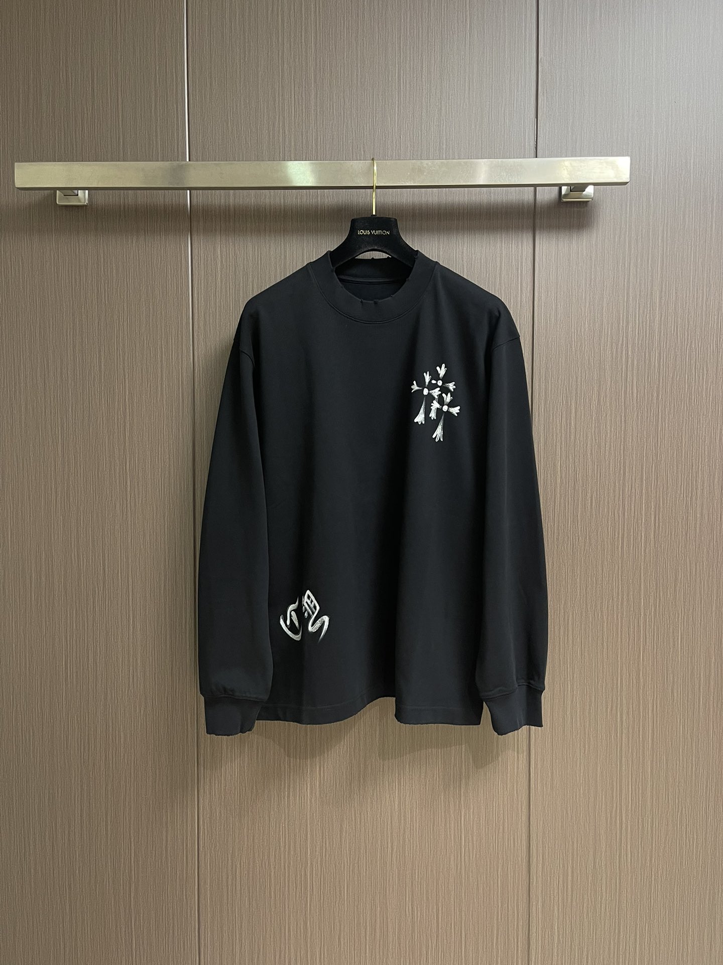 NO:539620,CH Crowe's brand logo printed round neck sweatshirt on the chest, original details!  Top handicrafts and delicate designs... Must-choose high-end outfits, super versatile styles for men and women. Size XS-XL, chrome hearts, hoodie, sweatshirts, alexander wang19860909CH 克罗心胸前品牌标识印花圆领卫衣,原汁原味的细节！顶级手工艺搭配细腻的设计…高阶穿搭必选,超级百搭的男女同款.尺码XS-XL,,chrome hearts,hoodie,sweatshirts,alexander wang,Men's clothing