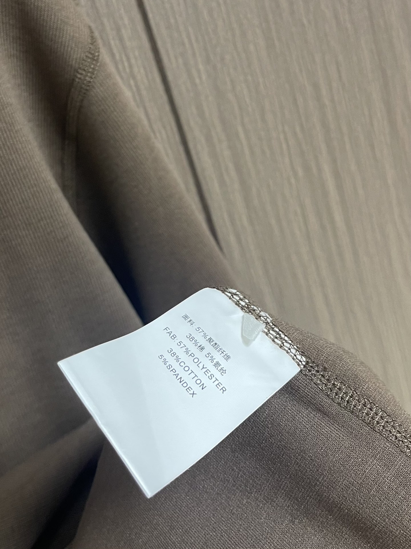 CH 克罗心亨利领长袖T恤，面料采用洗前350克全棉材质，银扣采用古铜真银，在面料 五金 工艺上面下了很