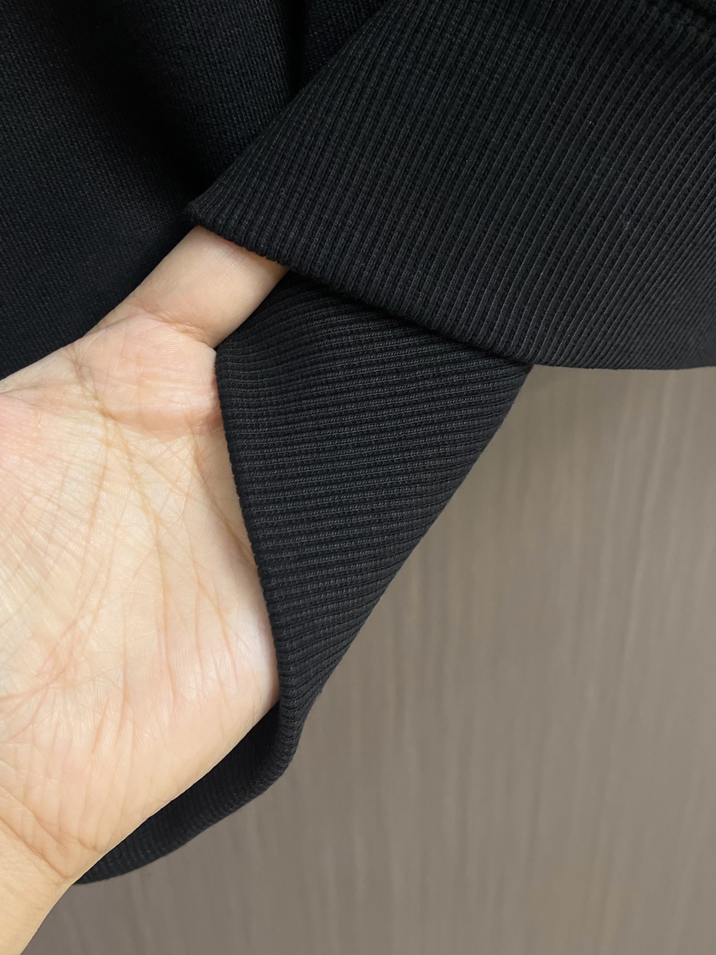 Burberry 彩色马术骑士徽标棉质连帽卫衣，不管是材质还是细节还原度以及工艺制作方面不惧任何挑战，只