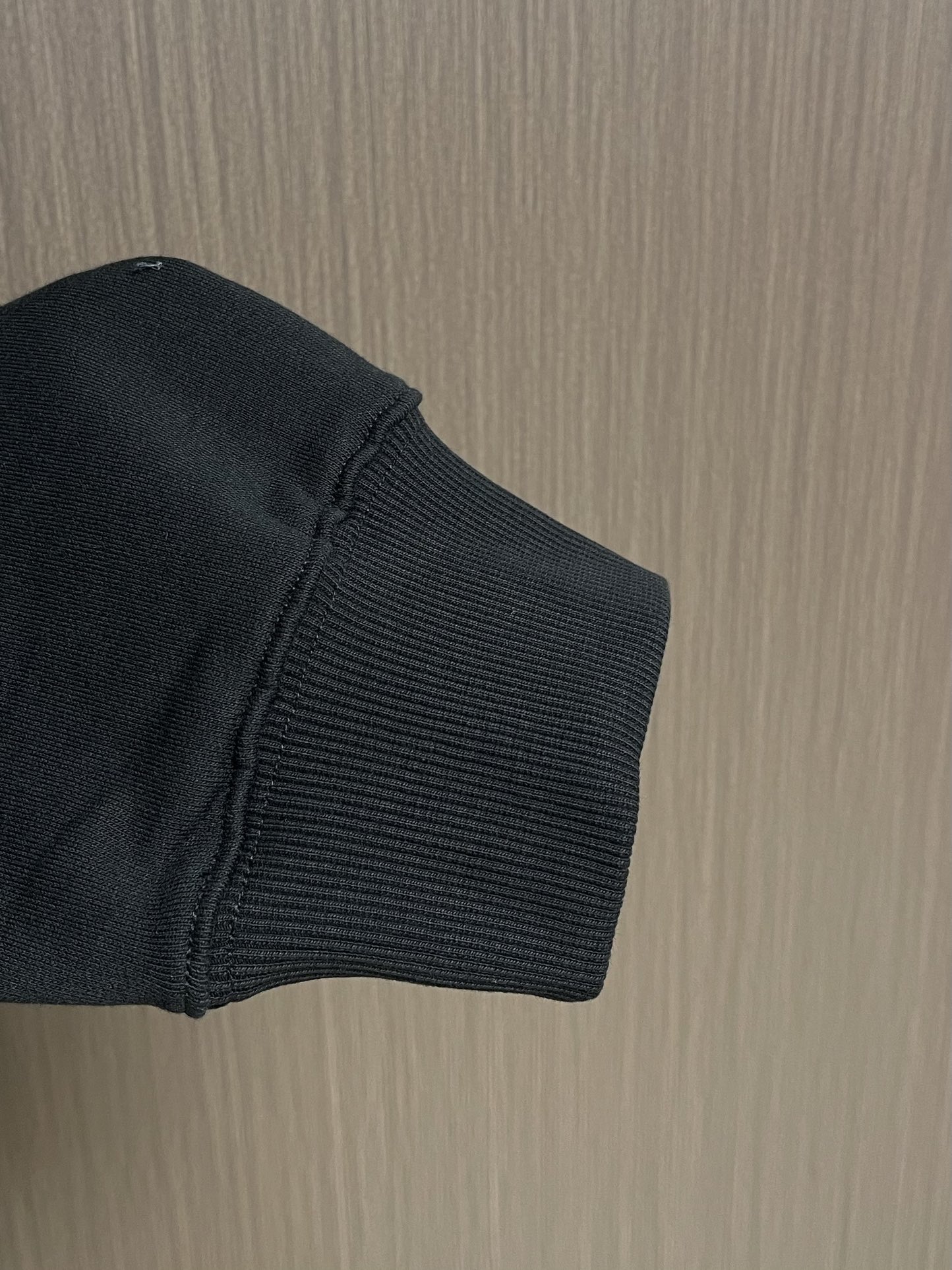 Burberry 彩色马术骑士徽标棉质连帽卫衣，不管是材质还是细节还原度以及工艺制作方面不惧任何挑战，只