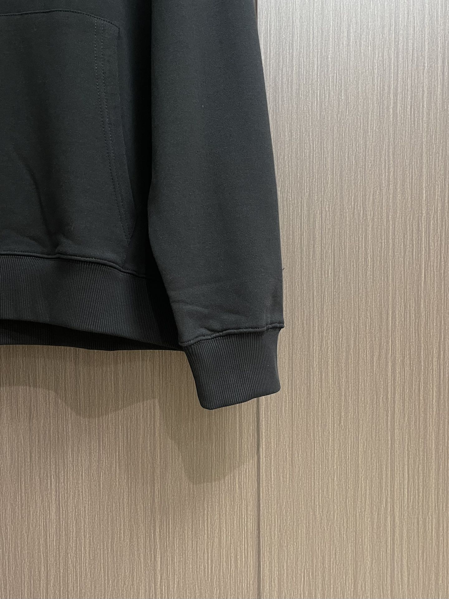 Burberry 彩色马术骑士徽标棉质连帽卫衣，不管是材质还是细节还原度以及工艺制作方面不惧任何挑战，只