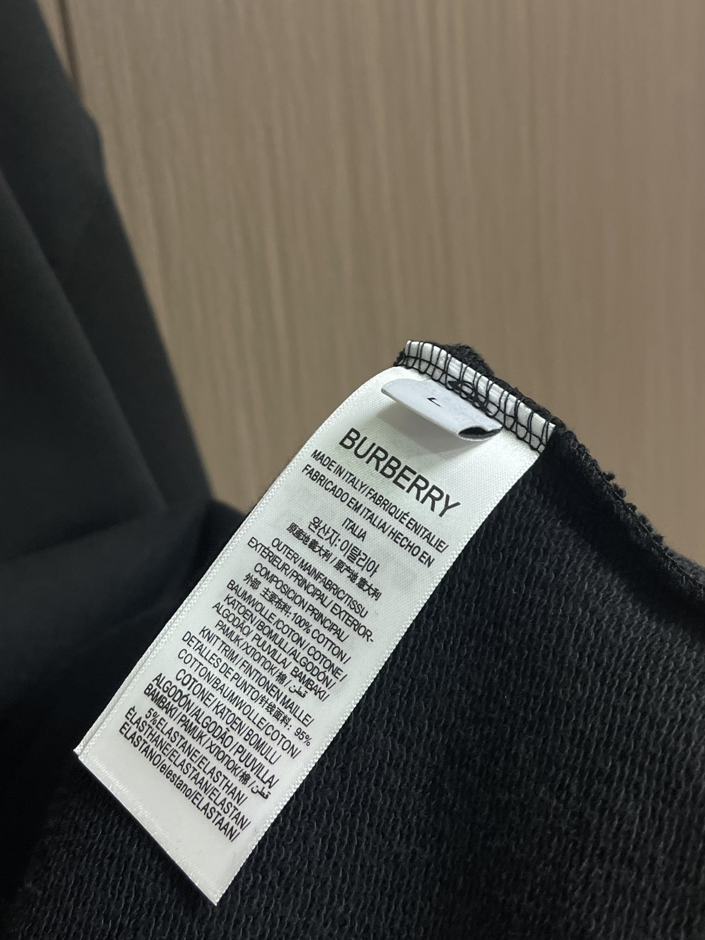 Burberry 彩色马术骑士徽标棉质连帽卫衣，不管是材质还是细节还原度以及工艺制作方面不惧任何挑战，只