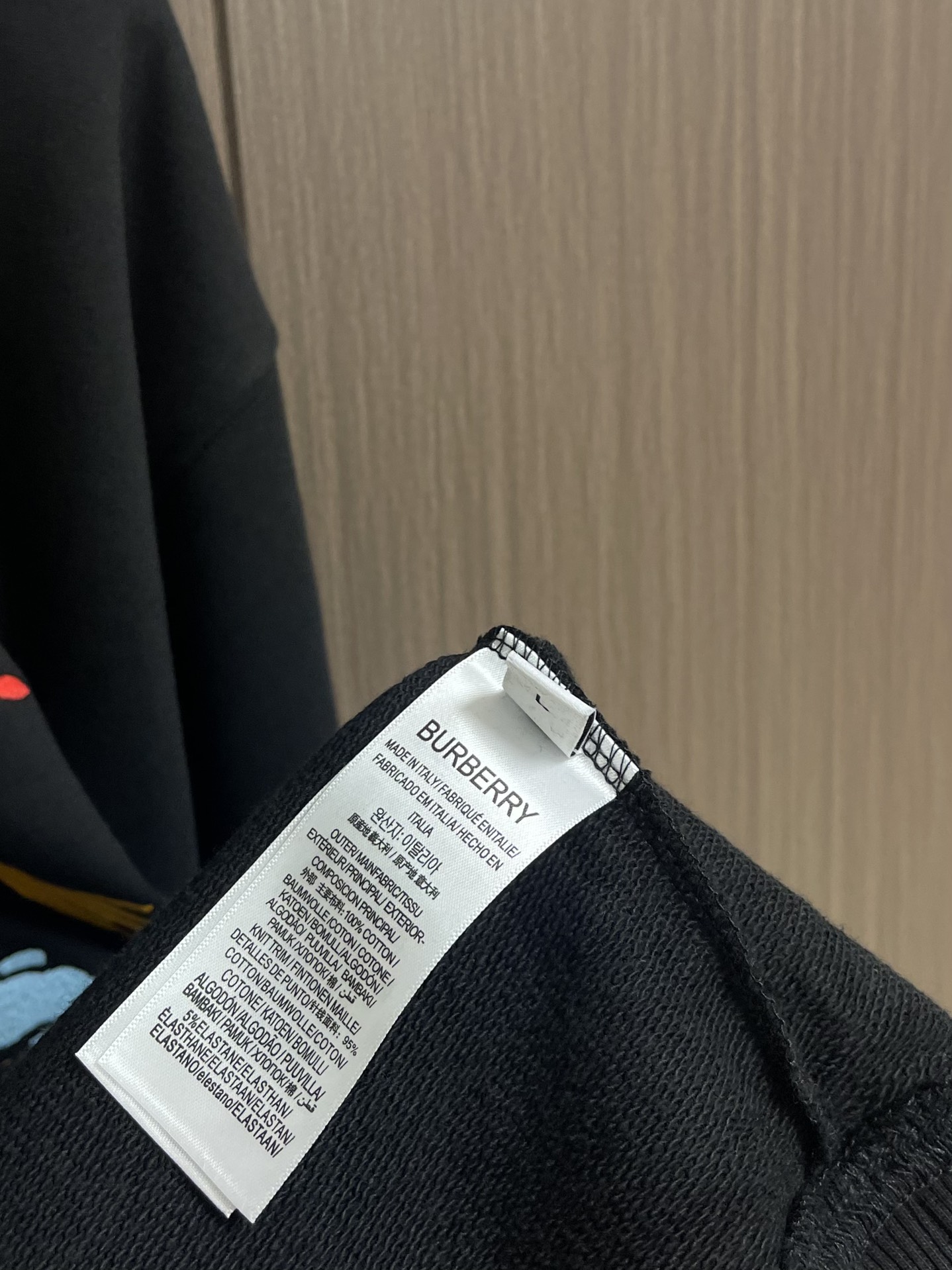 Burberry 彩色马术骑士徽标棉质圆领卫衣，不管是材质还是细节还原度以及工艺制作方面不惧任何挑战，只