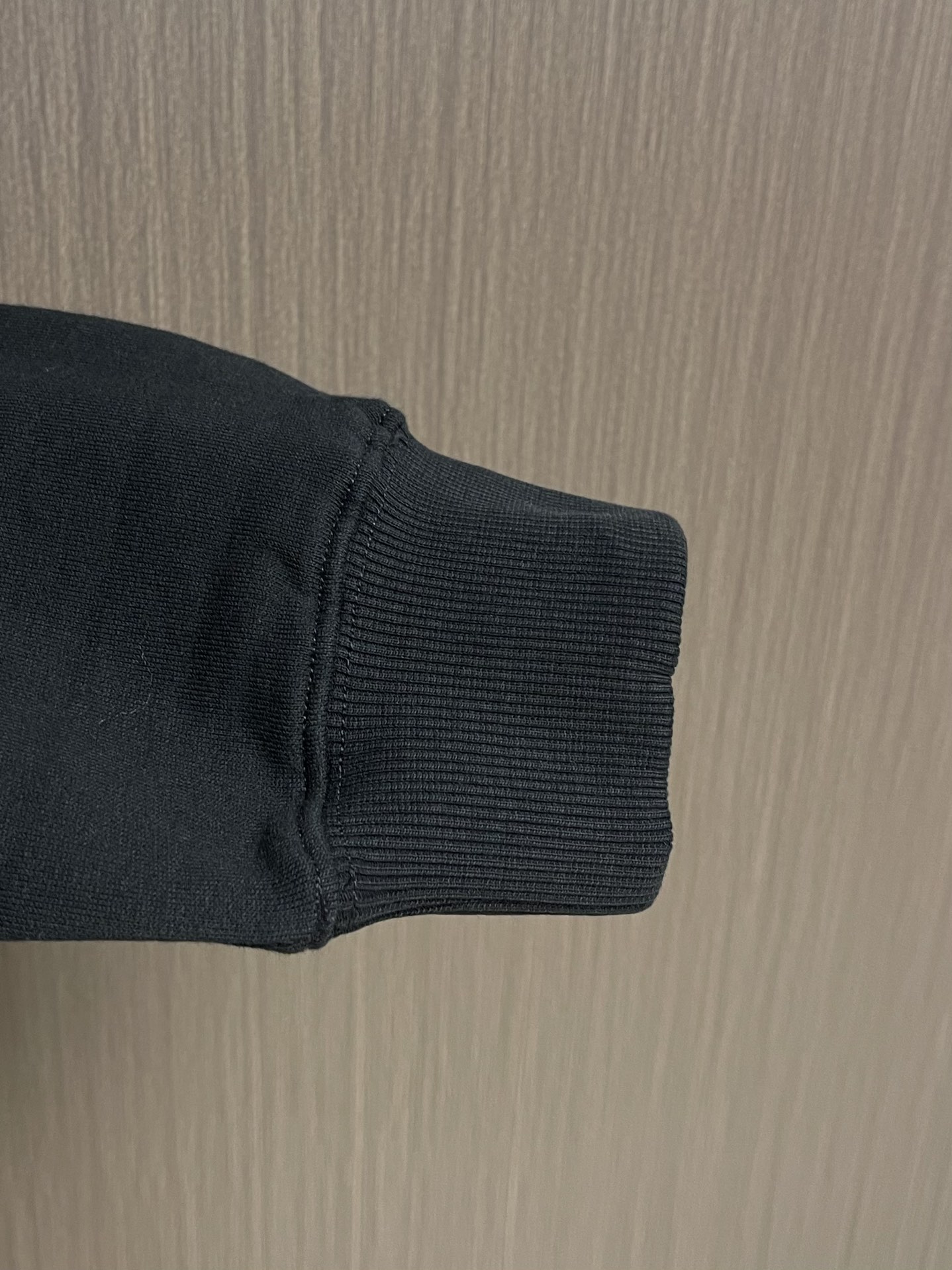 Burberry 彩色马术骑士徽标棉质圆领卫衣，不管是材质还是细节还原度以及工艺制作方面不惧任何挑战，只