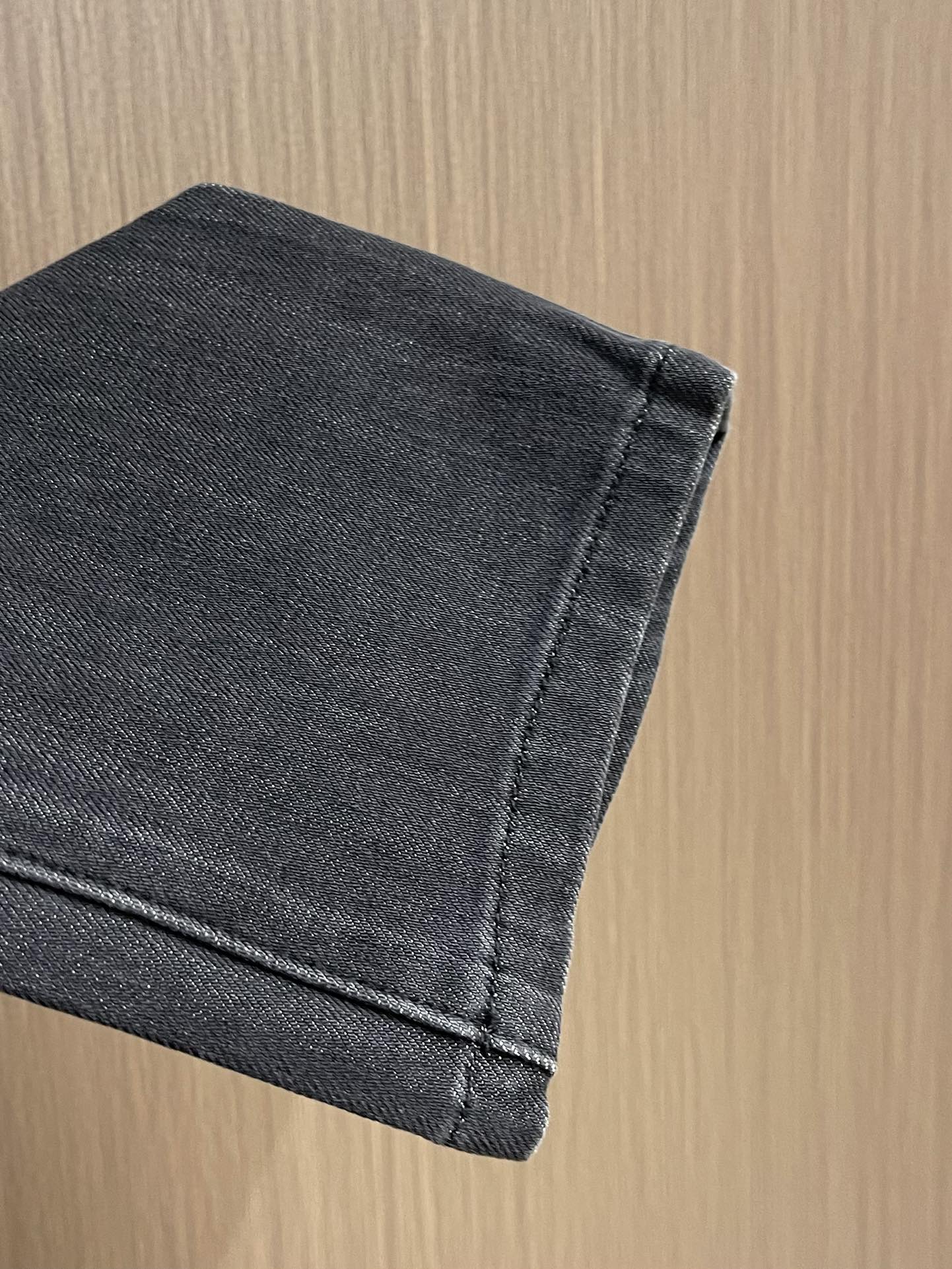 Versace 范思哲美杜莎系列新款牛仔裤，采用客供水洗牛仔弹力面料，美杜莎镀金辅料订制，超显档次，时尚