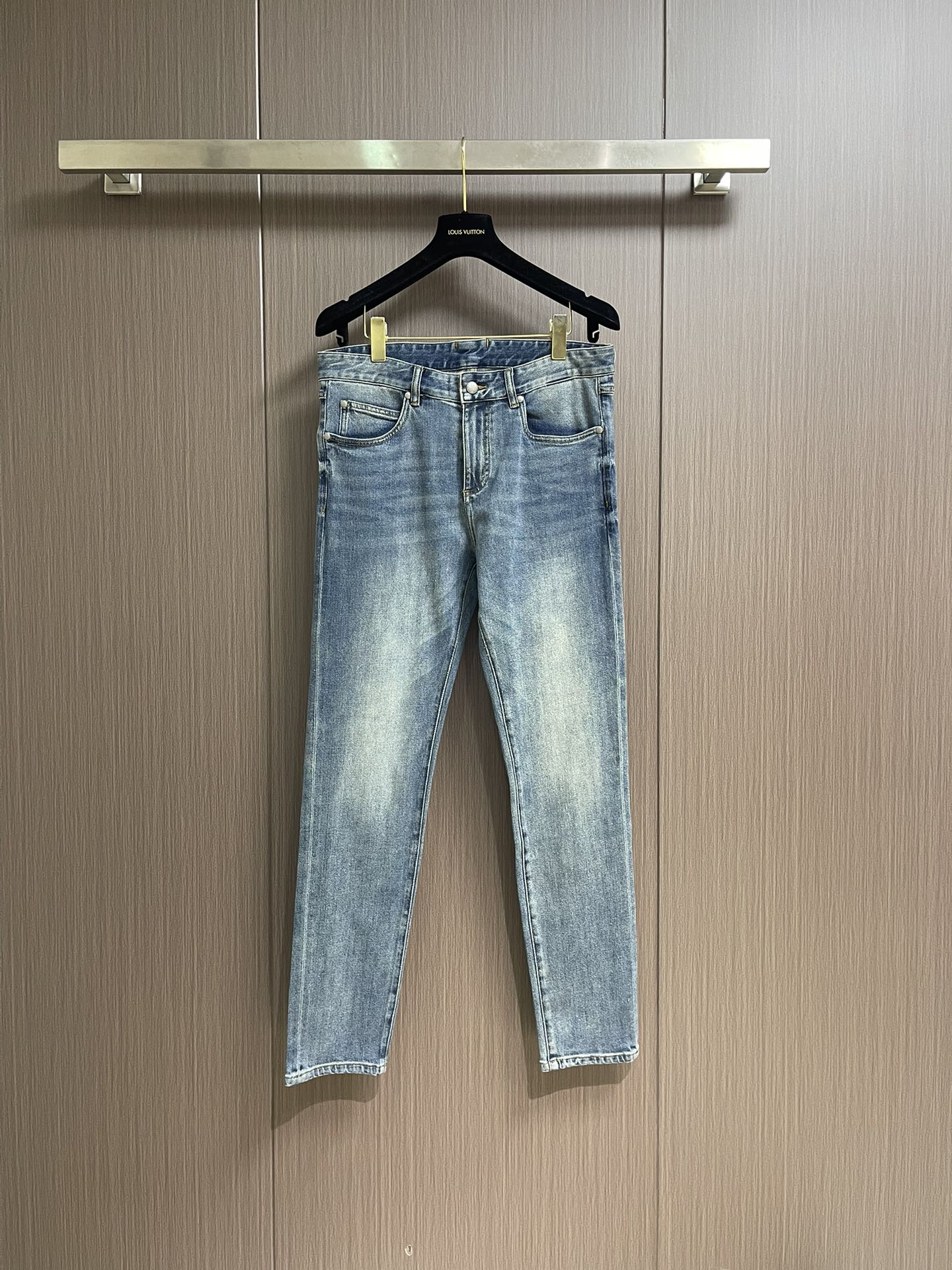NO:538721,Bottega Veneta BV 2025SS new old jeans, original hardware and auxiliary materials, workmanship details and car lines are quite good, fermentation grinding and rinsing water process, selected high-quality Danny denim fabric, fashionable and fashionable men's Hong Kong style. Size 30-38, 35, 37, bottega Veneta, bottega Veneta, jeans, alexander wang19860909Bottega Veneta BV 2025SS新款做旧牛仔裤,原版五金辅料、做工细节车线相当好,酵磨漂洗水工艺,精选优质丹尼牛仔布面料、时尚潮男港风款.尺码30-38 有35 无37,,bottega veneta,bottega veneta,jeans,alexander wang,Men's clothing