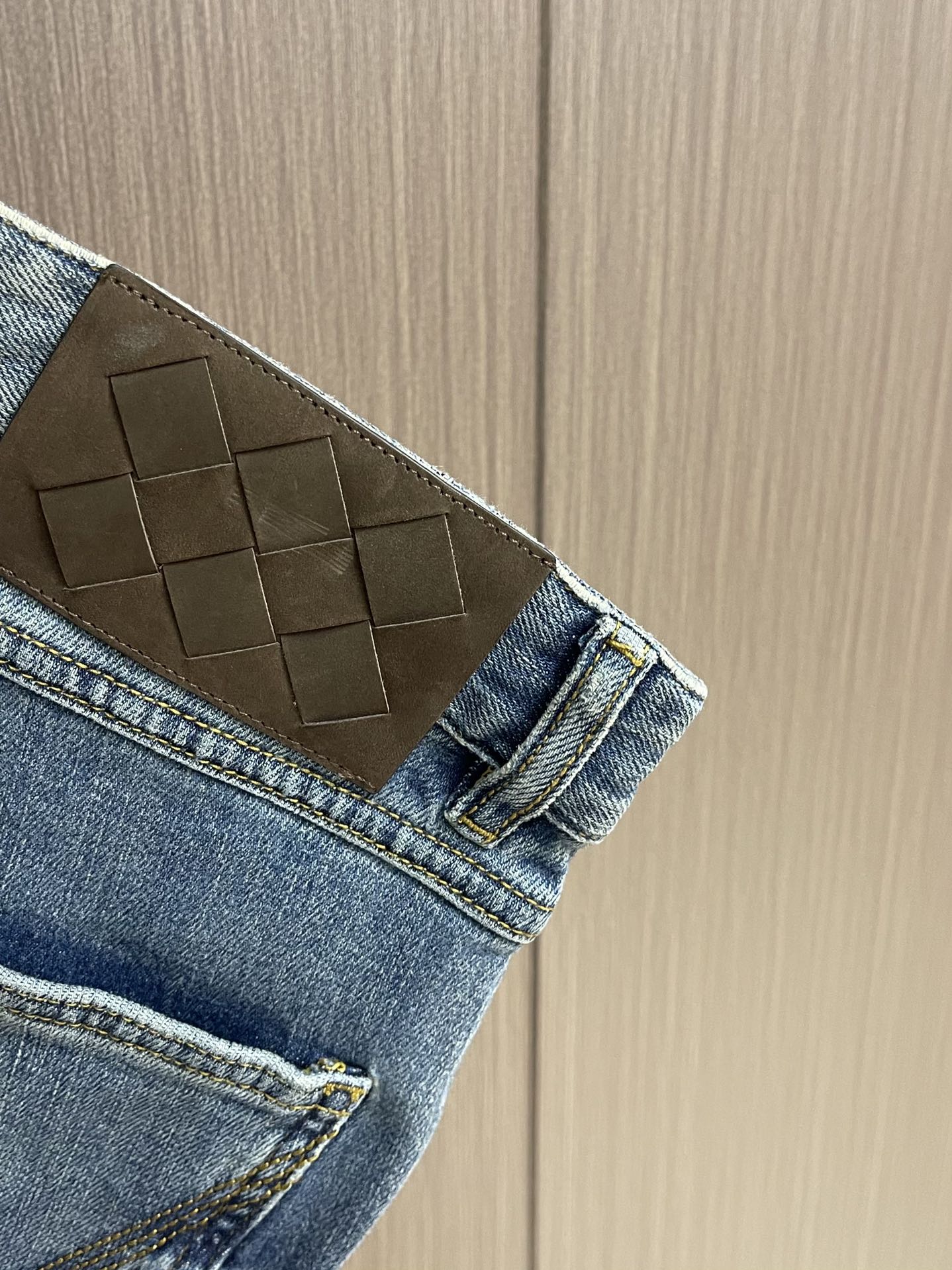 Bottega Veneta BV 2025SS新款做旧牛仔裤，原版五金辅料、做工细节车线相当好，酵磨漂