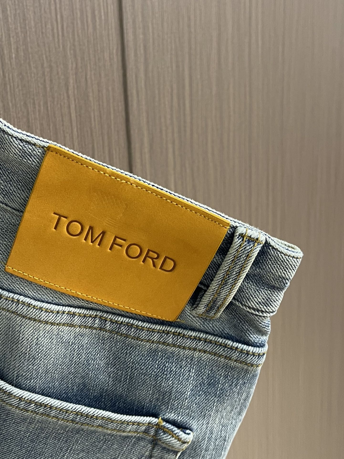 TF 2025FW夏季原单男士高端丹宁牛仔裤，系出名门，配色属于经典百搭的，色彩非常符合夏季的搭配需求，