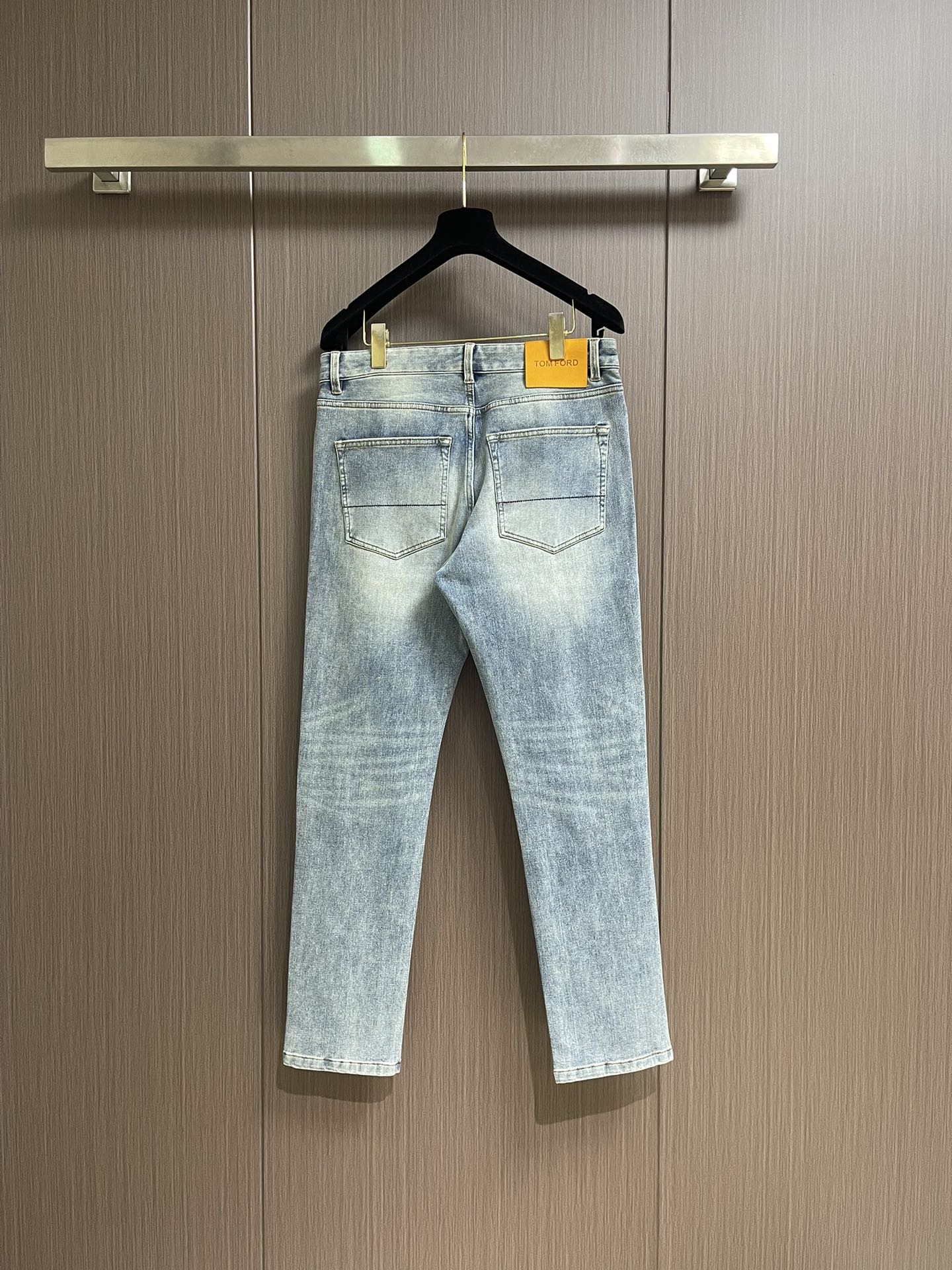 TF 2025FW夏季原单男士高端丹宁牛仔裤，系出名门，配色属于经典百搭的，色彩非常符合夏季的搭配需求，