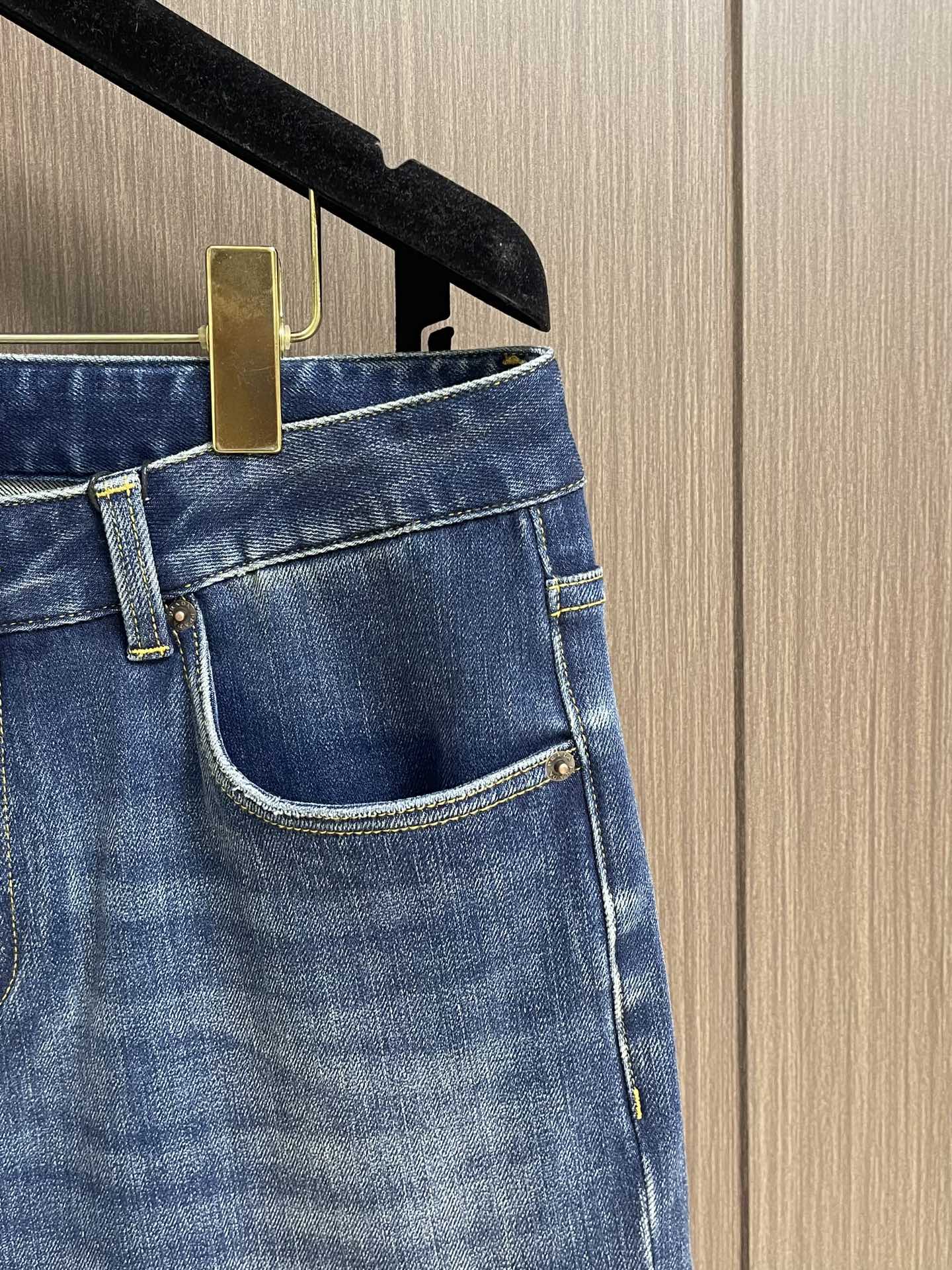 Prada 2025SS早秋新款品牌标识牛仔裤 原版定制复刻 客供五金辅料 原单品质 进口牛仔面料重工洗