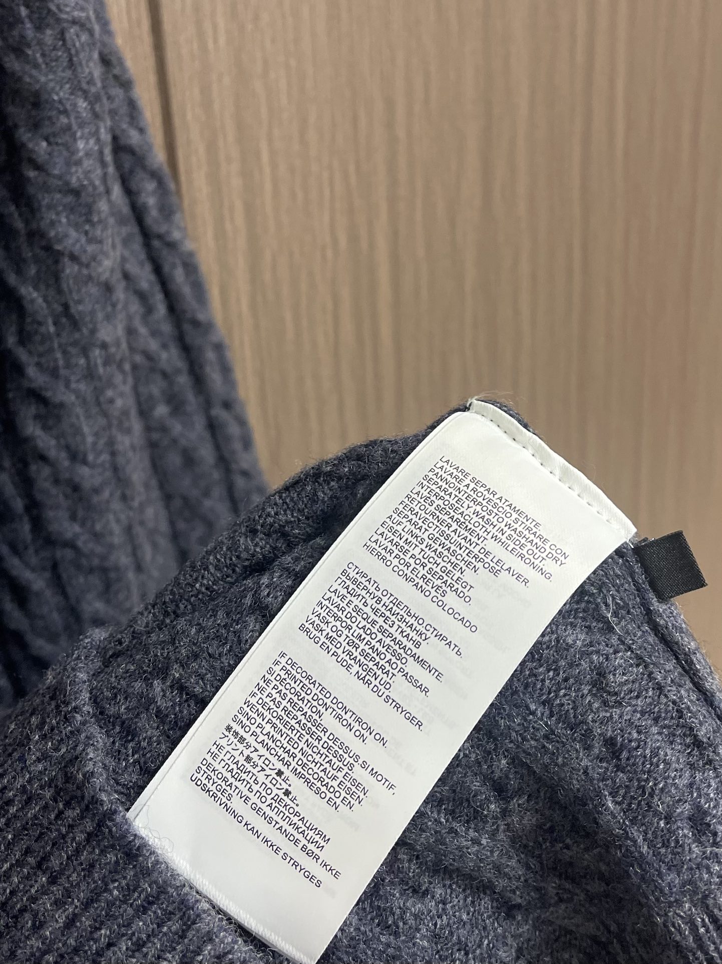 kiton 拉链小高领针织毛衣，精选优质美利奴羊毛，轻盈蓬松却比普通羊毛更保暖，室内外自由切换，告别臃肿