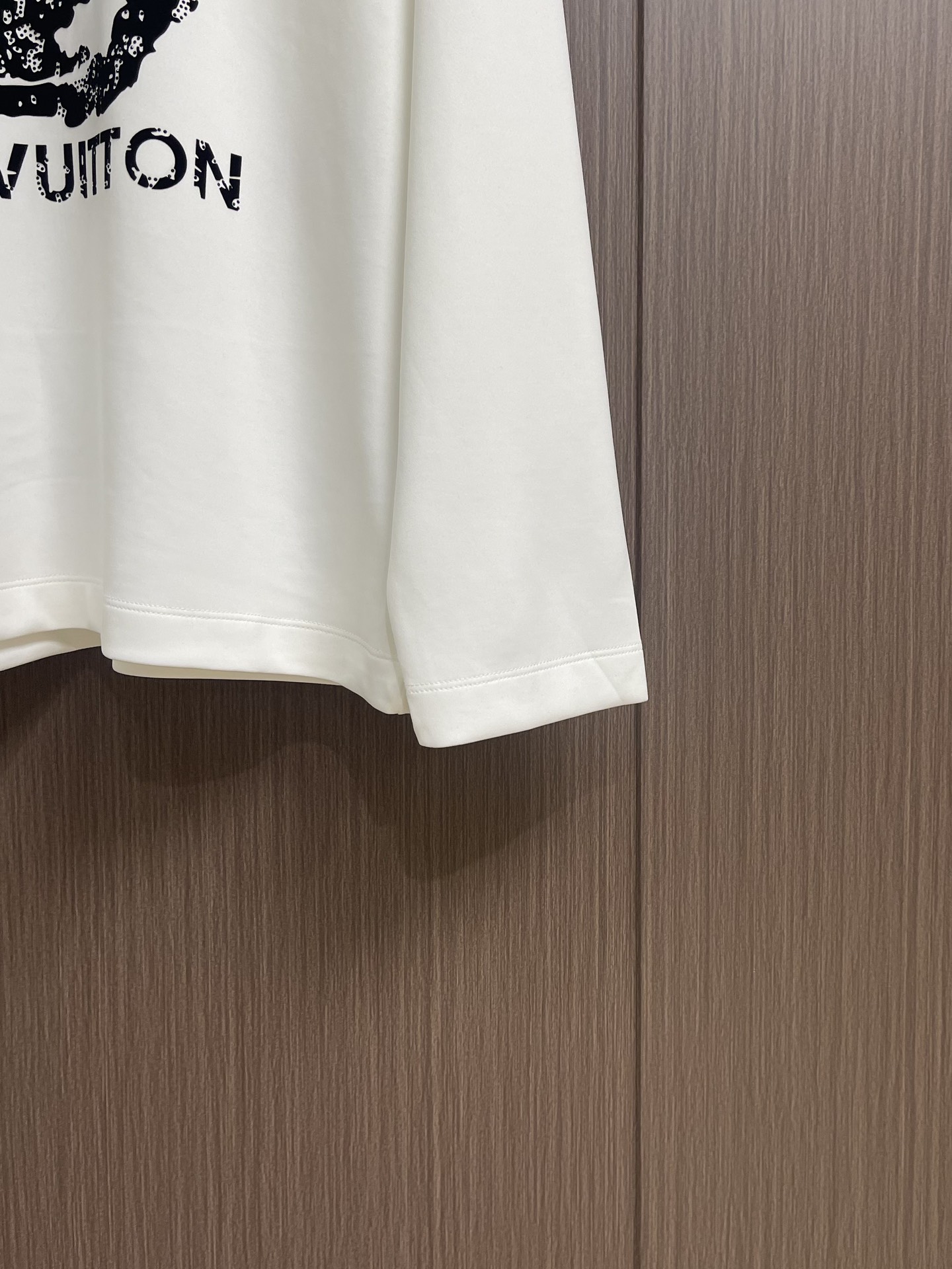LV 2025fw 印花logo长袖t恤，定制260g全棉双纱紧密爽滑面料，布面干净，布纹清晰，手感非常