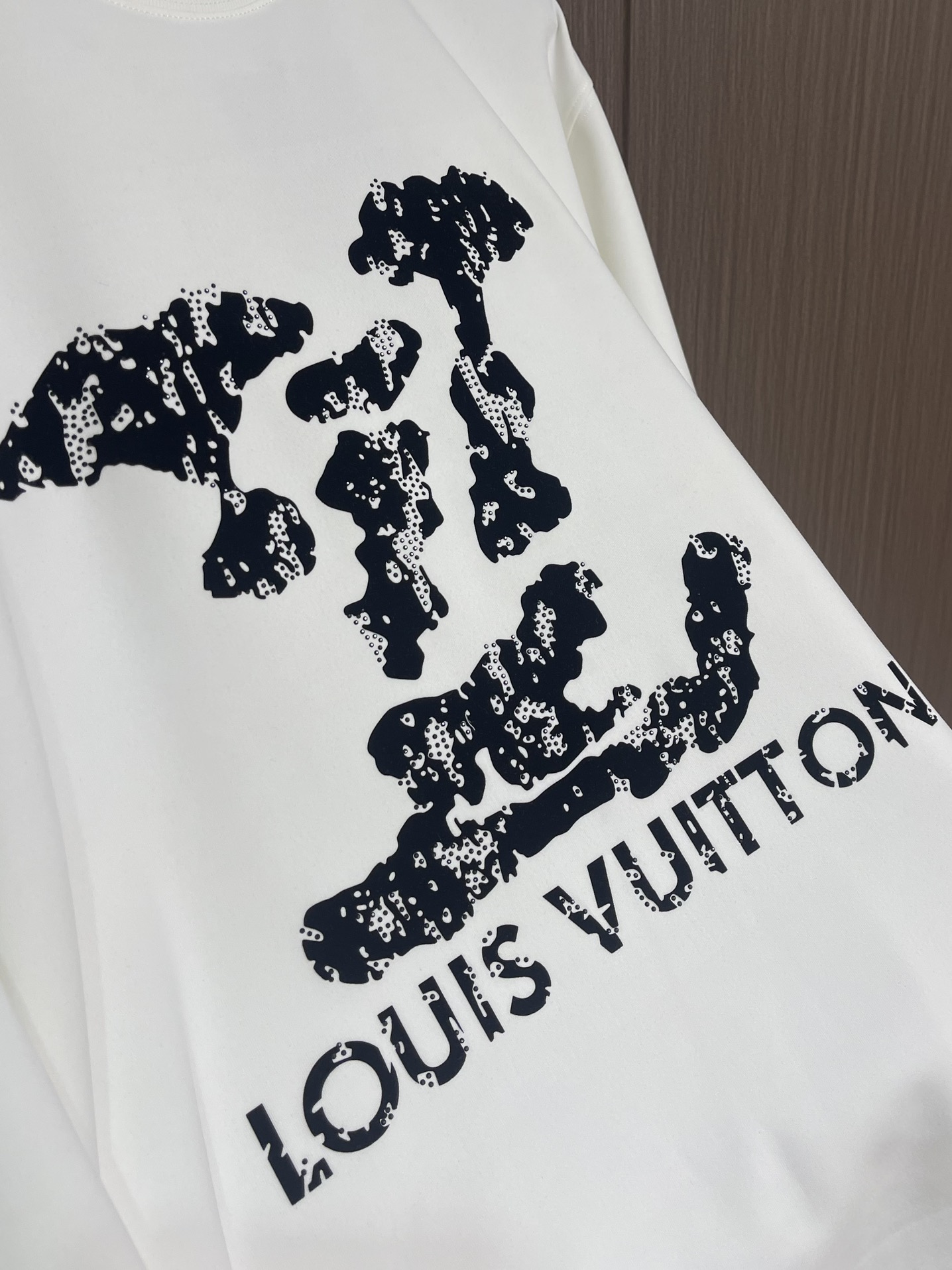 LV 2025fw 印花logo长袖t恤，定制260g全棉双纱紧密爽滑面料，布面干净，布纹清晰，手感非常