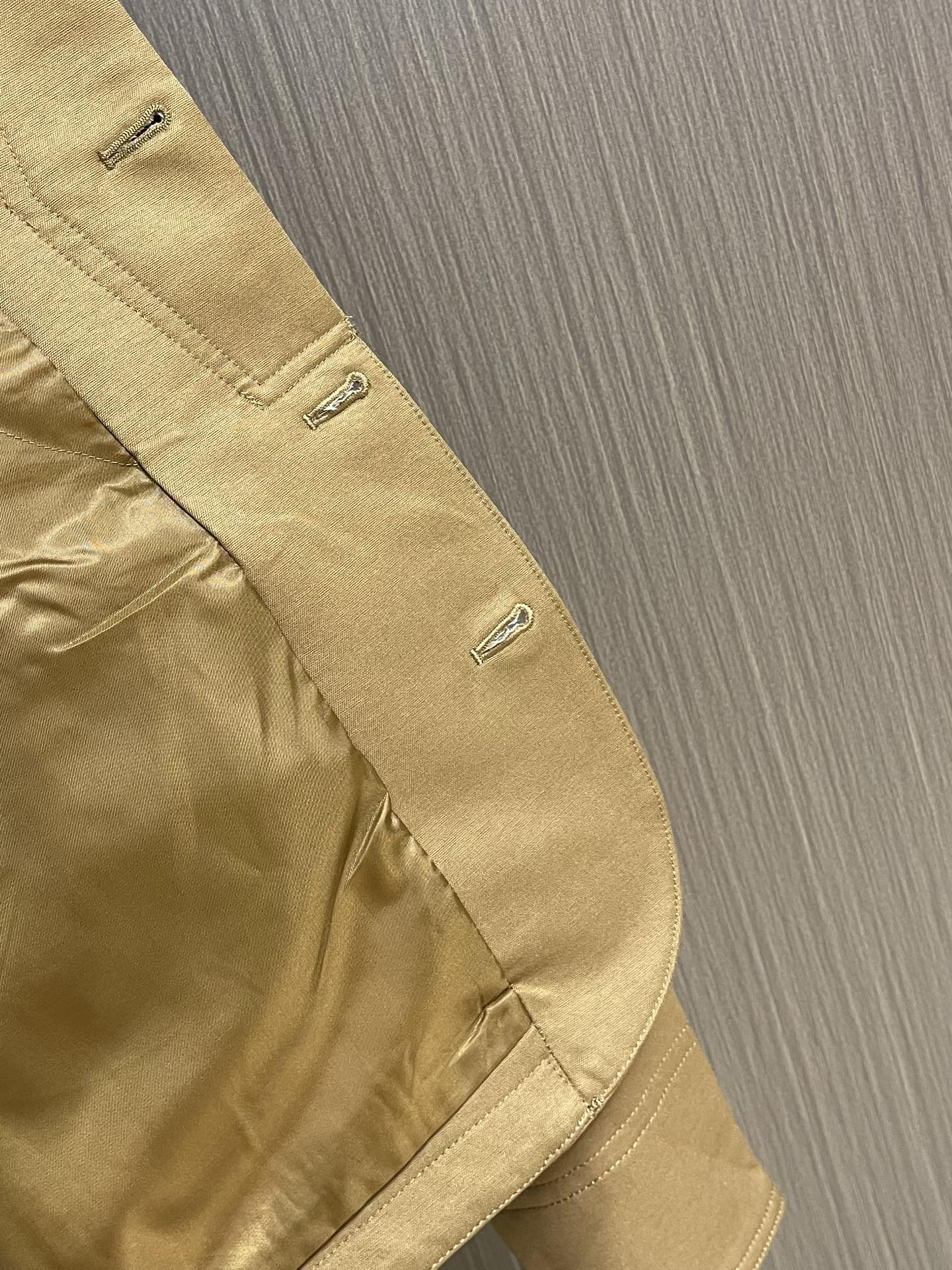 LV 2025ss新款Nigo联名 垂钓棉质帆布工装夹克皮领外套，出自 2025 秋冬秀场 arrell