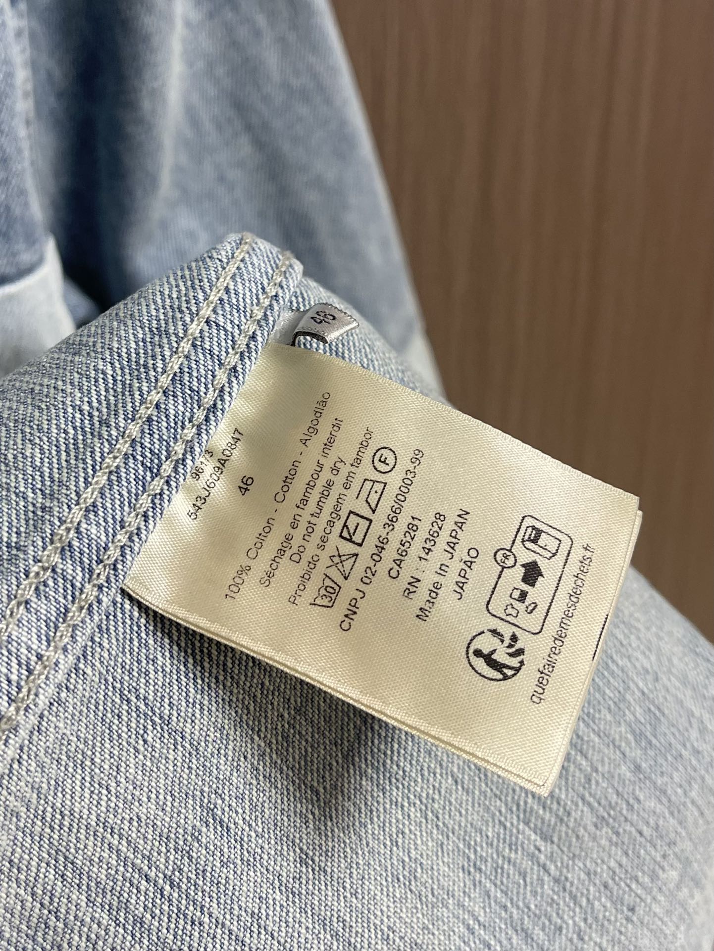 Dior 2025ss新款拼接牛仔外套，采用多种蓝色牛仔布，复古感满满！宽松剪裁＋胸前迪奥刺绣，低调又有