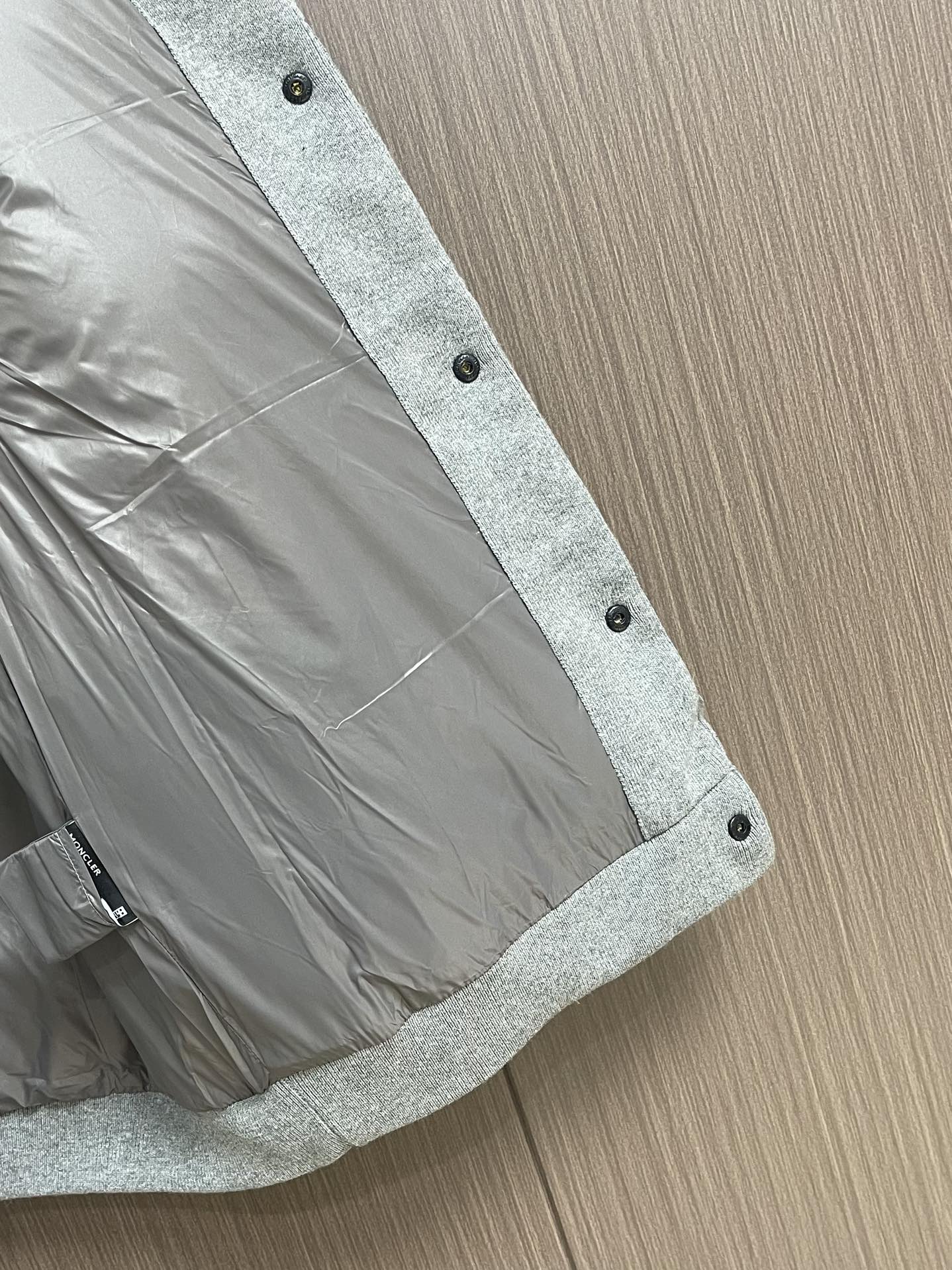 Moncler X FRT gilet男士藤原浩联名羽绒马甲背心 这款 Moner x FRT 男士羽绒