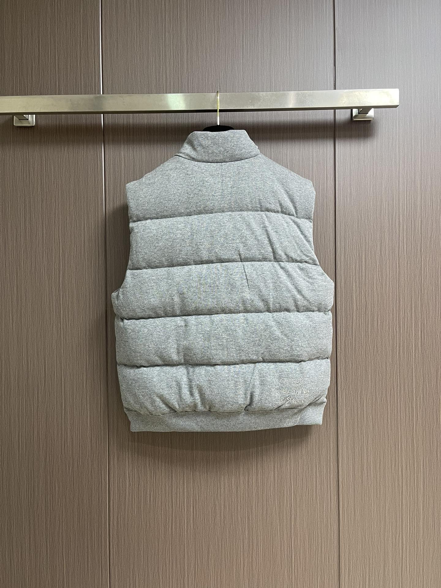 Moncler X FRT gilet男士藤原浩联名羽绒马甲背心 这款 Moner x FRT 男士羽绒