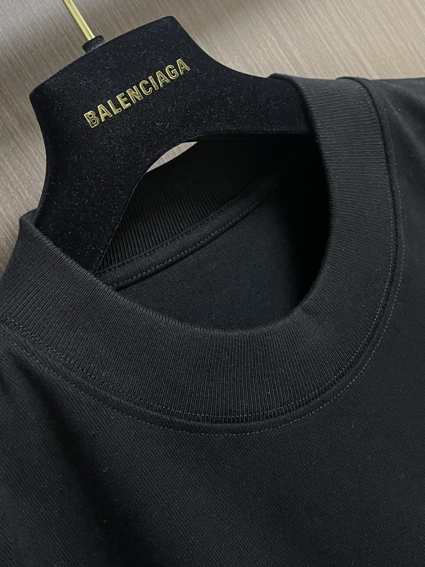 BALENCIAGA 印花logo标识短袖T恤，定织面料工艺洗水处理 高克重300克面料 质感十足 布面