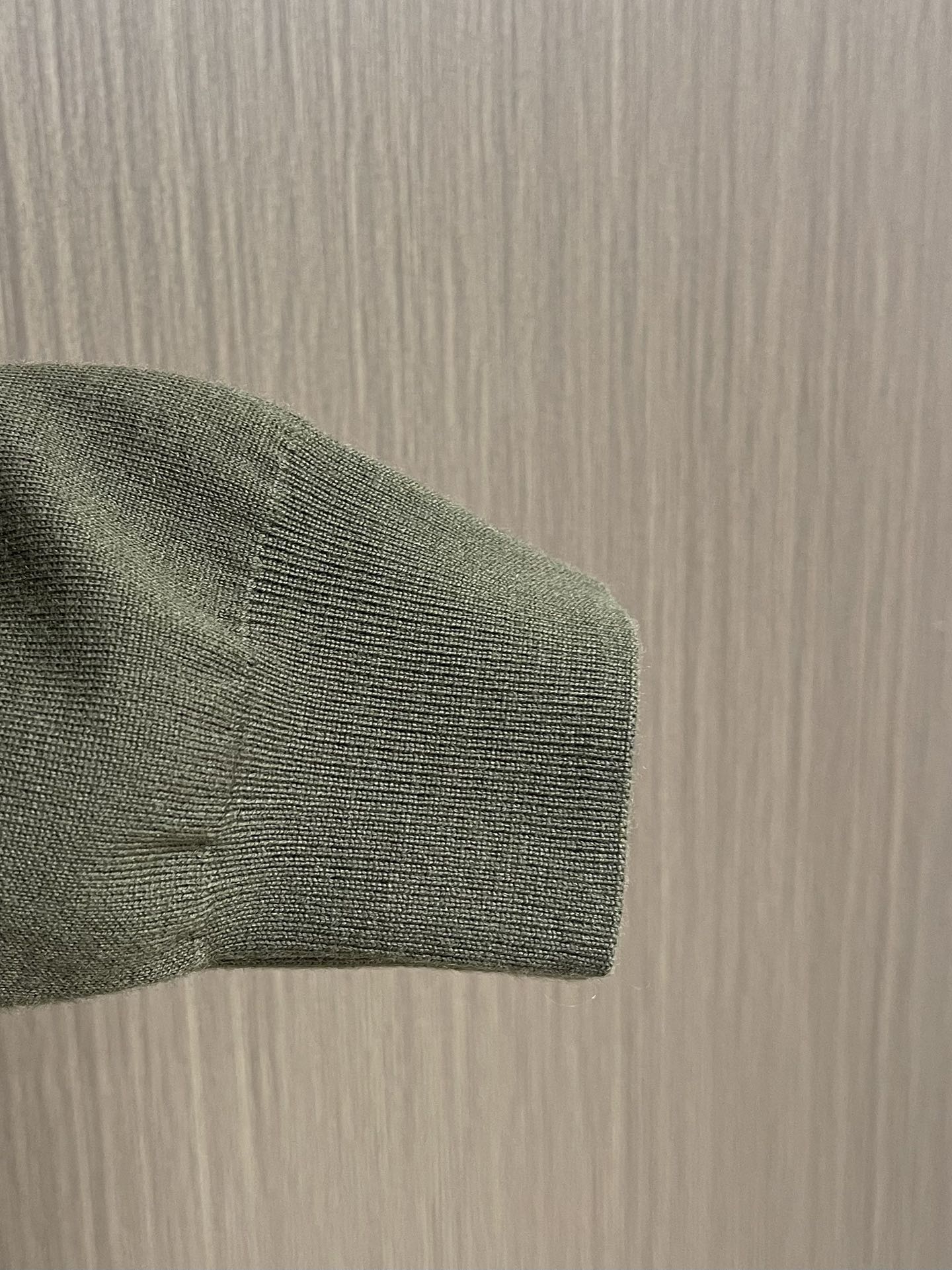 lP🆕 Loro Piana 海鸥领长袖针织Polo，此款面料采用百分百进口羊毛，独家定染经过复杂的加工